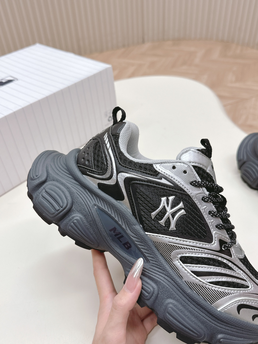 Trendy MLB 25s: Sable Dad Shoes for Fashionable Comfort and Style - 图片 5