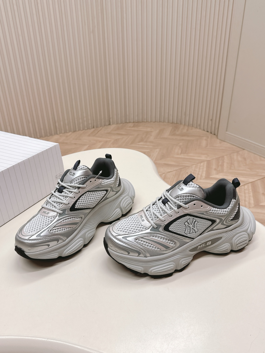 Trendy MLB 25s: Sable Dad Shoes, Fashionable and Comfortable Leisure Shoes
