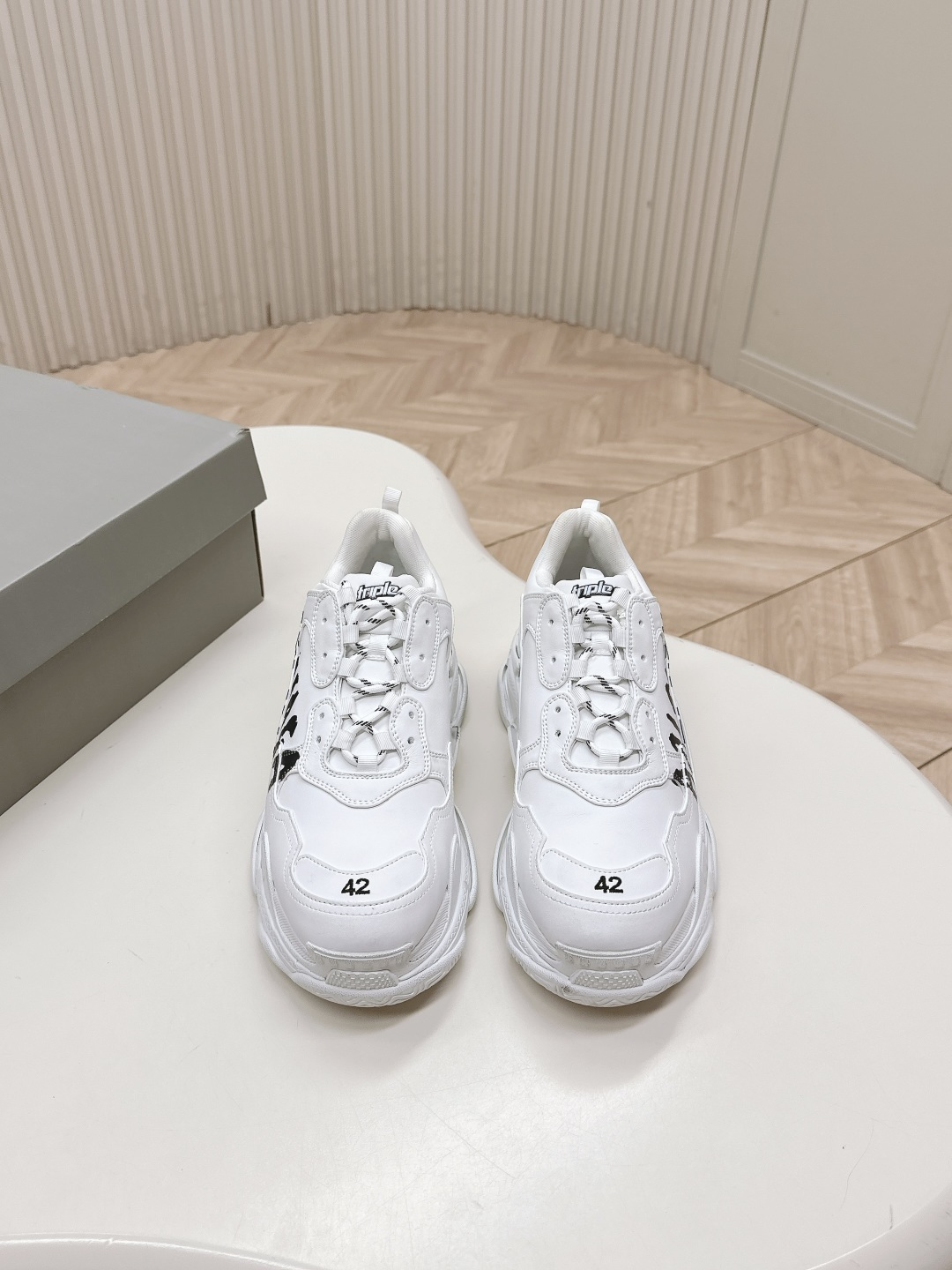 NO:414442,3D printed model, couple model, Balenciaga 2025 new TripleS Tape Type, is coming, Devil No. 1 dad shoes, is simply amazing! The trendy feeling is full! The unique design makes people fall in love with it at a glance, and it will definitely turn back when walking on the street. When you wear it, you will be the leader of trends and show unique fashion charm. Don’t hesitate, hurry up and buy these trendy shoes and become a fashion expert! 3D printing 35-44. (45.46) Definition, dad shoes, balenciaga, balenciaga198609093D打印款 出 情侣款 巴黎世家 balenciaga 2025新款TripleS Tape Type 来袭 魔鬼一号老爹鞋 简直太绝啦!潮感直接拉满! 独特的设计,让人一眼就爱上,走在街上绝对回头率爆表. 穿上它,你就是潮流的引领者,展现与众不同的时尚魅力. 别犹豫,赶紧入手这双潮鞋,成为时尚达人!3D打印 35-44.(45.46)定,老爹鞋,balenciaga,balenciaga,Women's Shoes