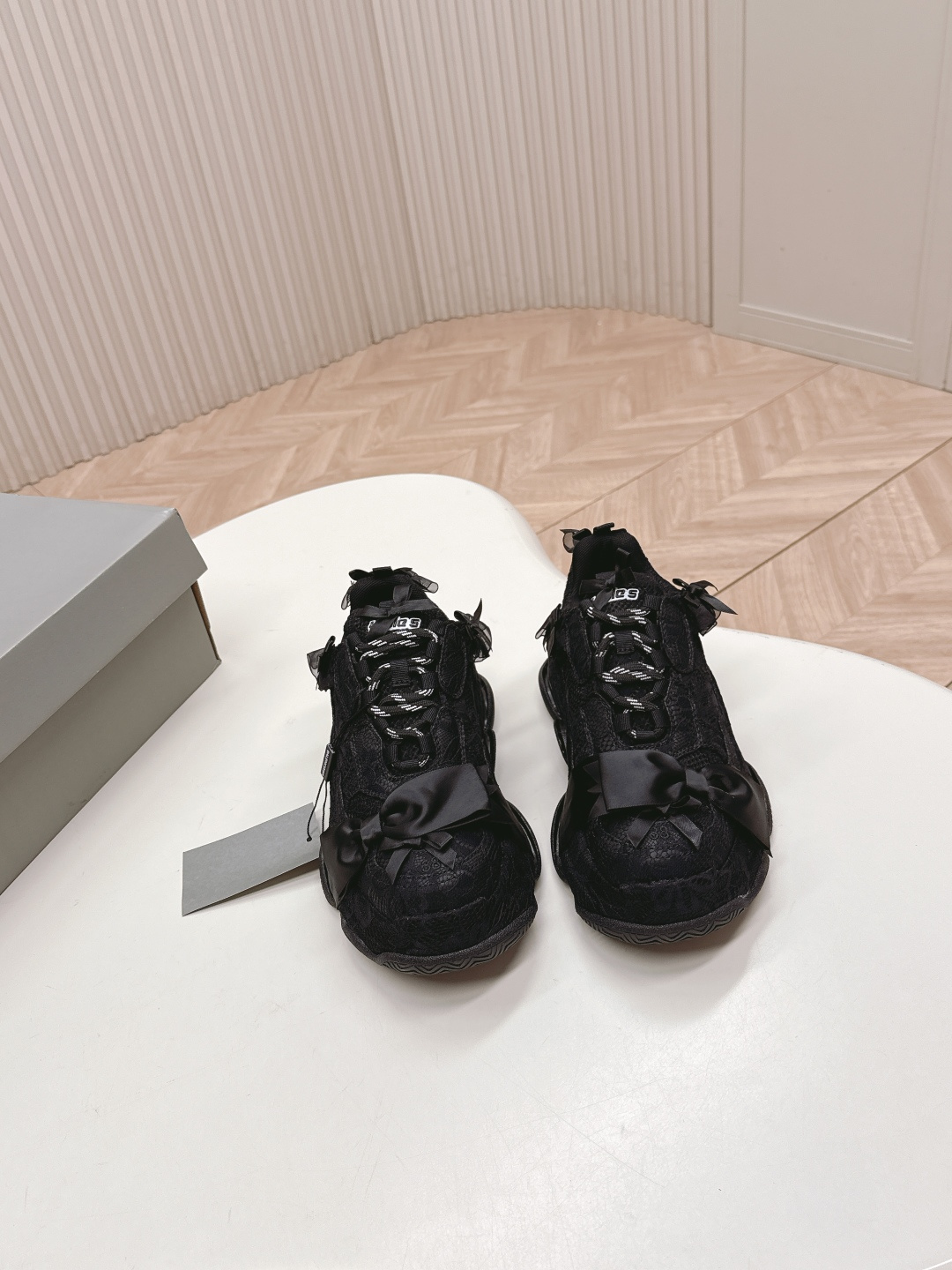 NO:442268,Out of top quality, new fabric, cute bow, #/Balenicaga, dad shoes, new colors, latest original material, complete version, guarantee you are satisfied with, it's so cool!  35-40M, daddy shoes, balenciaga19860909出 顶级品质 新面料 可爱蝴蝶结 # ／巴黎世家 老爹鞋 新色系出货 最新原版材质 完全对版 上脚保证你满意就是这么炫这么酷！35-40M,老爹鞋,balenciaga,Women's Shoes