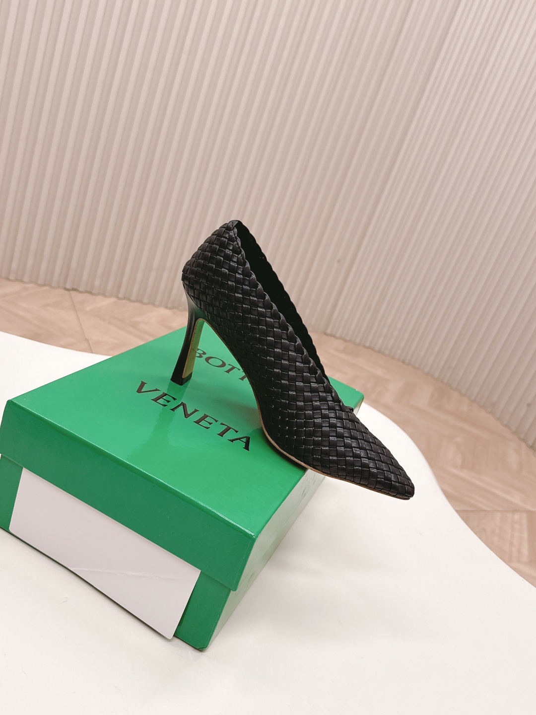 Handmade Crocheted Leather Shoes: BV2025 Series with High-End Comforts and Italian Craftsmanship - 图片 4