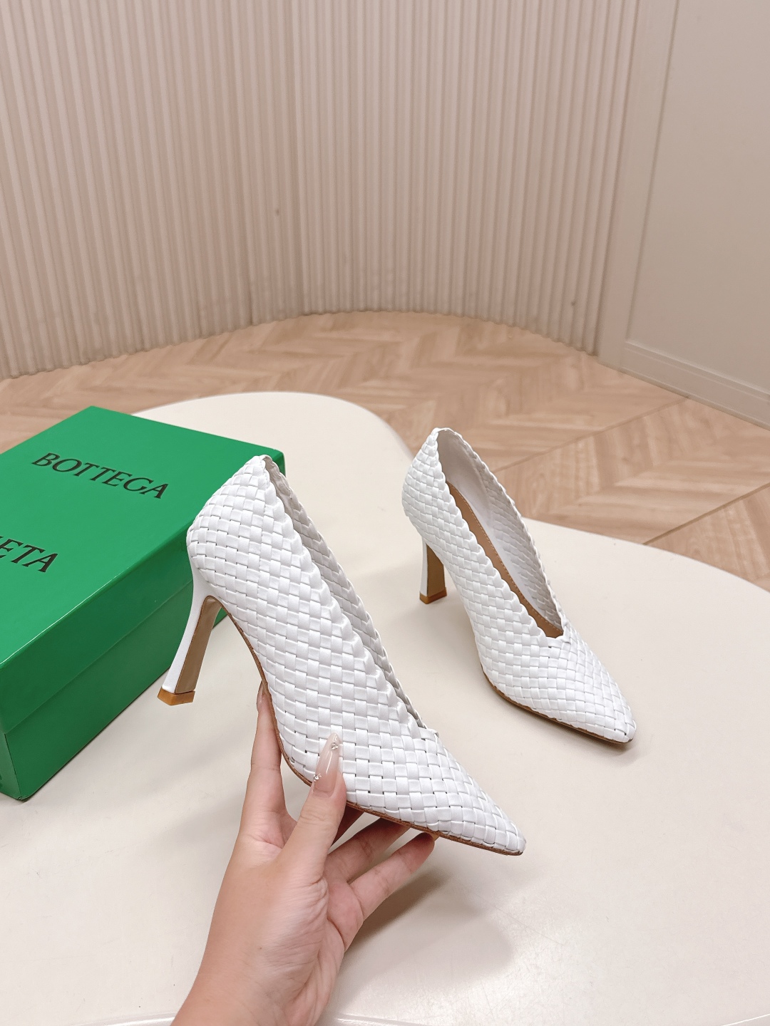 Hand-Woven Leather Crocheted Shoes: BV2025 Series Review - 图片 5
