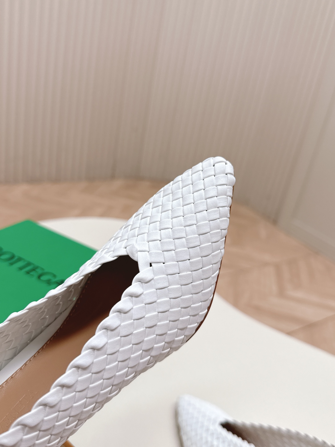 Hand-Woven Leather Crocheted Shoes: BV2025 Series Review - 图片 6