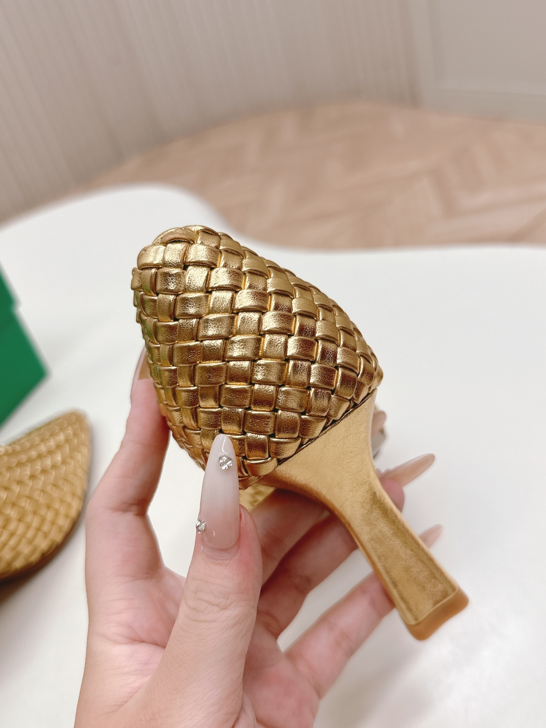 Hand-Made Seamless Crocheted Leather Shoes: BV2025 Series Overview - 图片 9