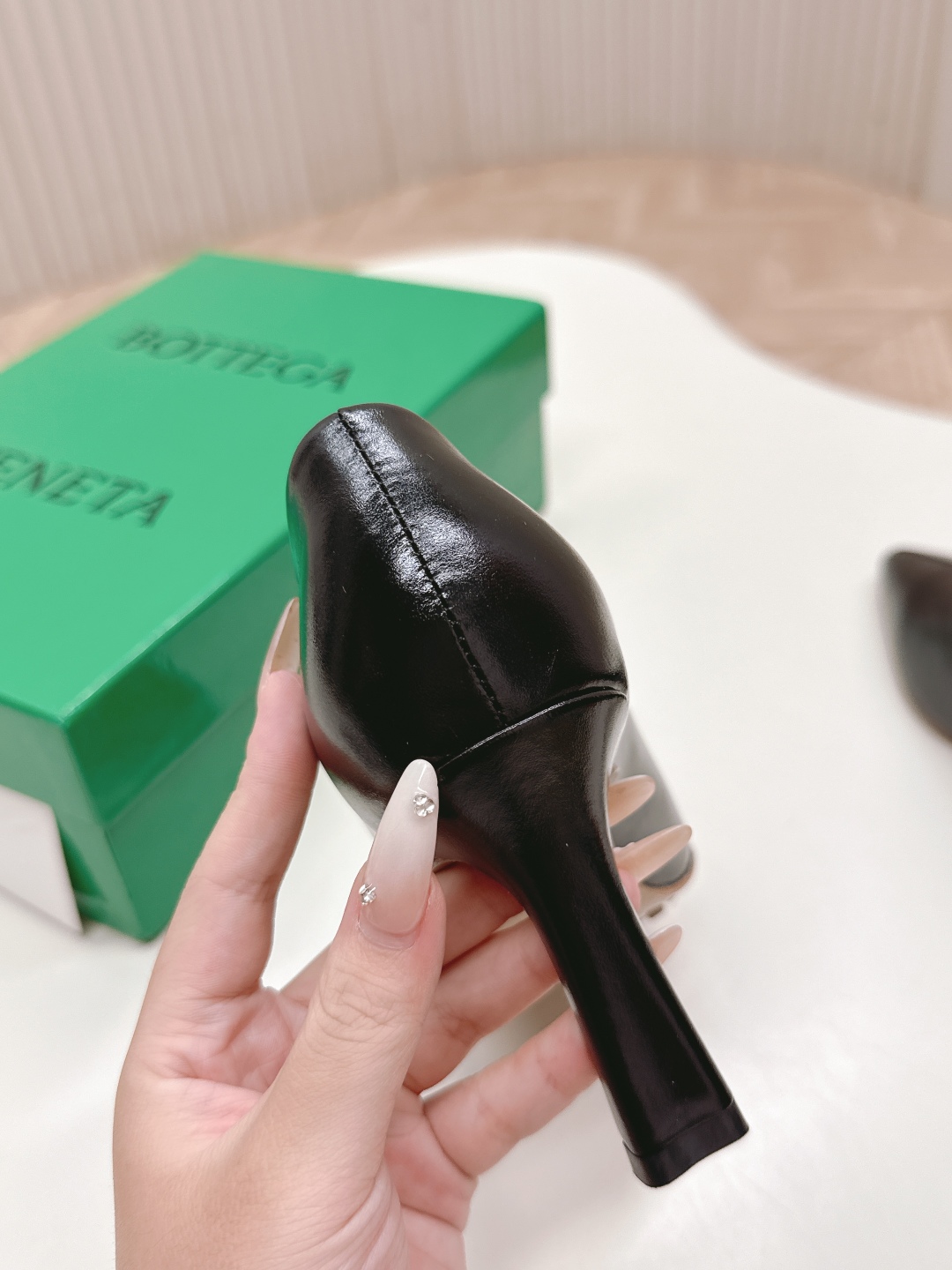 “Elegant and Comfortable High Heels: Italian Leather, Stylish Design for Confident Travel” - 图片 7