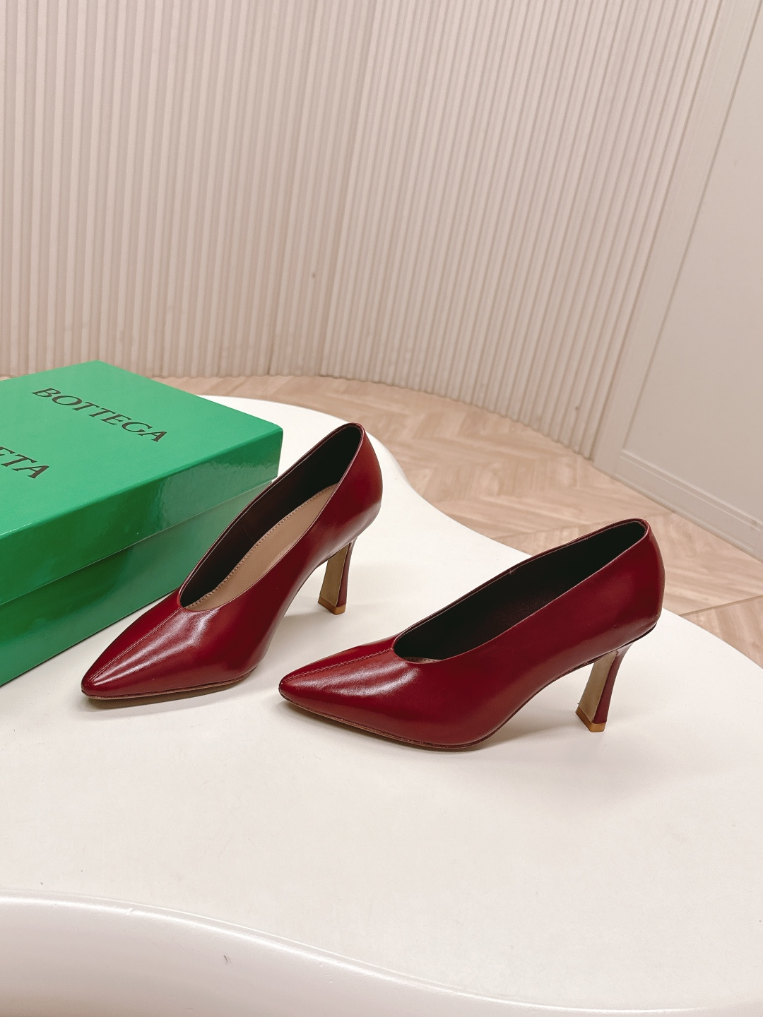 “BV2025 Series: Elegant High Heels with Italian Leather for Comfortable and Confident Travel”