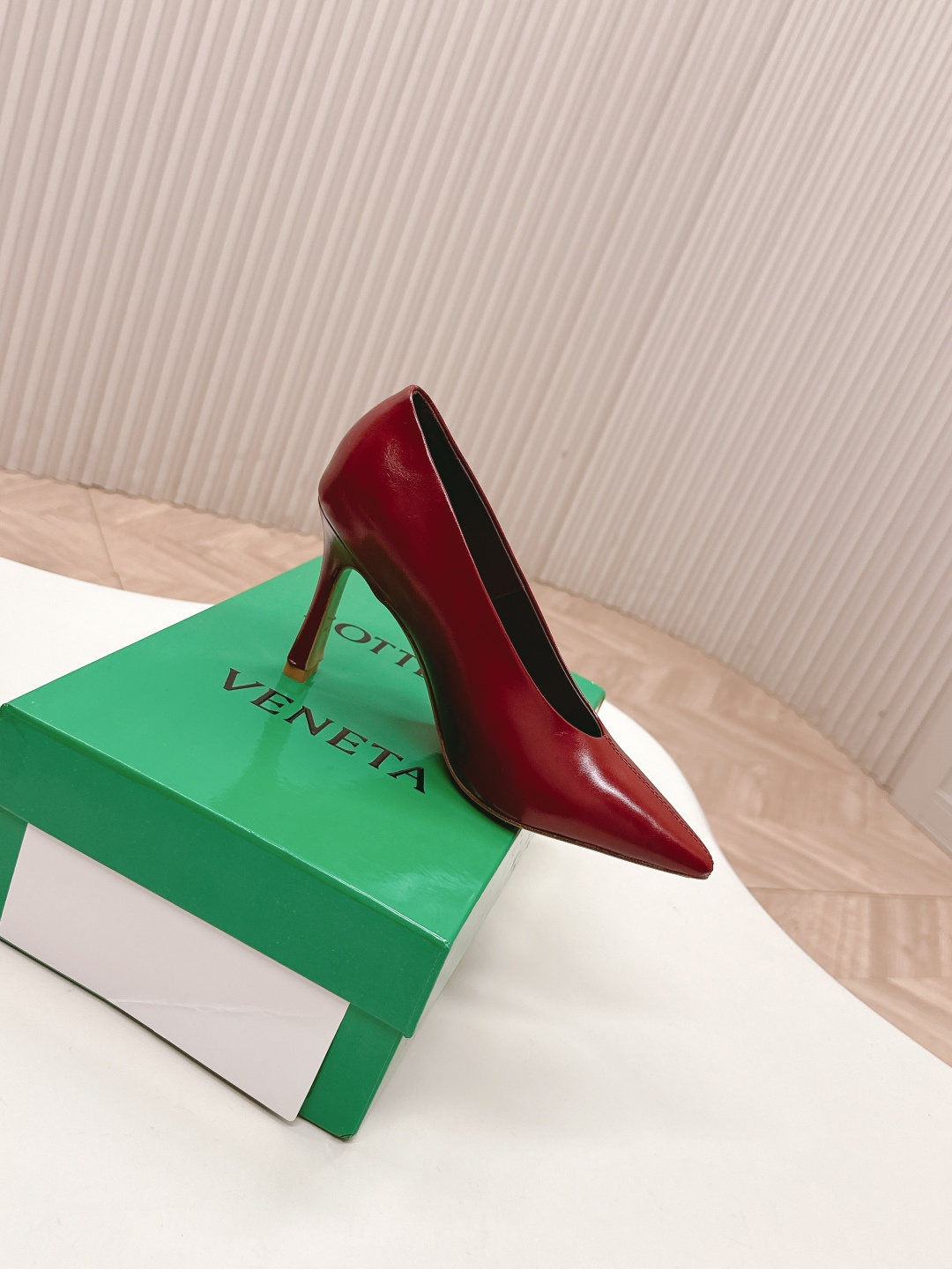 “BV2025 Series: Elegant High Heels with Italian Leather for Comfortable and Confident Travel” - 图片 4