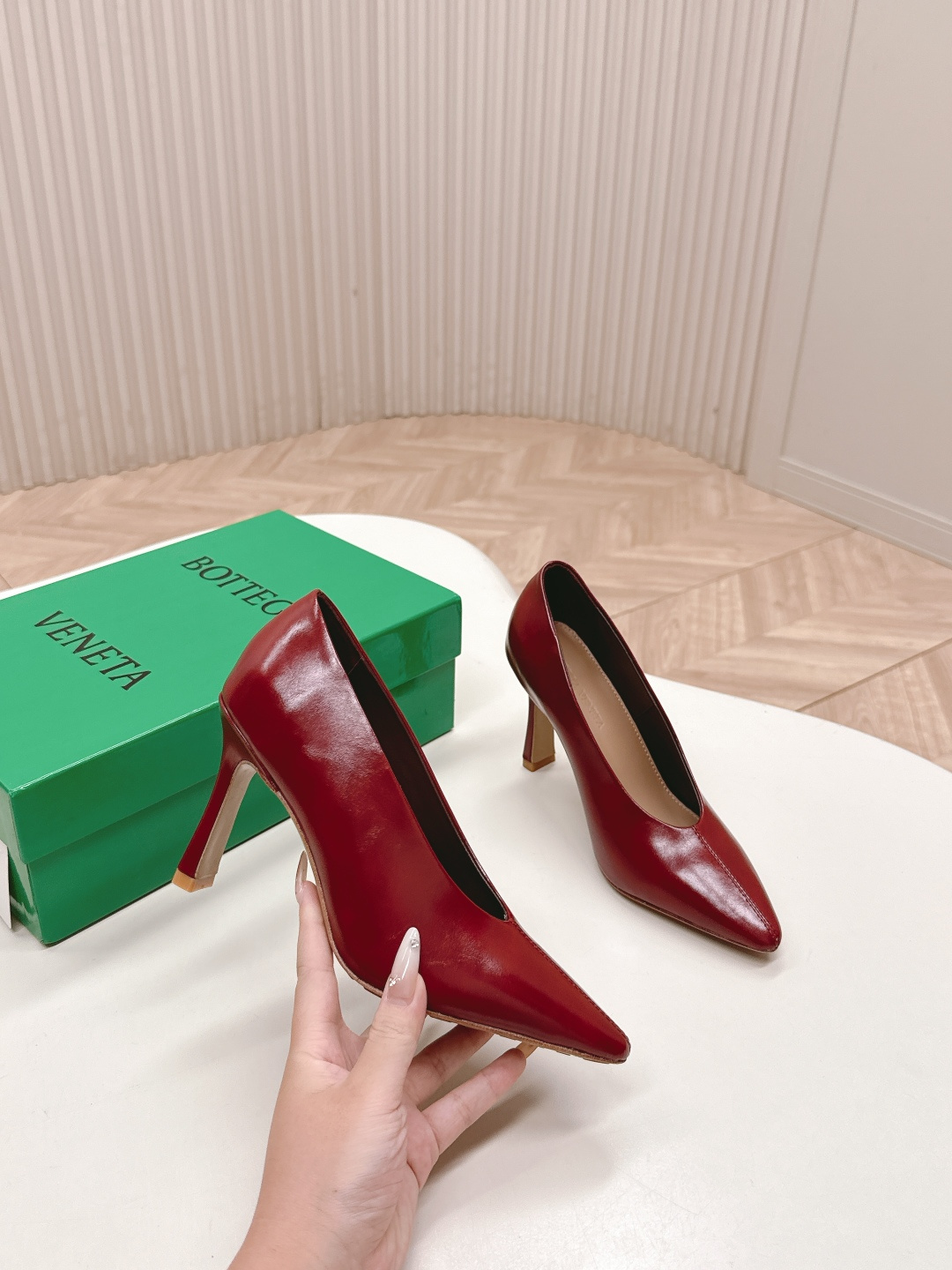 “BV2025 Series: Elegant High Heels with Italian Leather for Comfortable and Confident Travel” - 图片 5