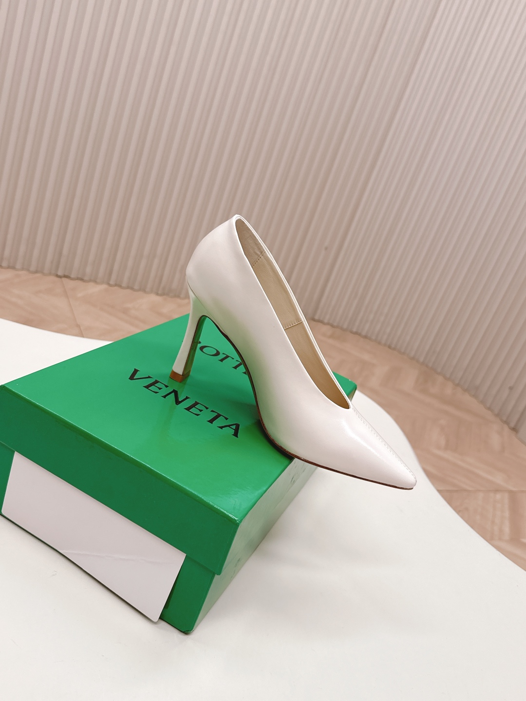 “BV2025 High Heels: Elegant Italian Leather Design for Comfortable and Confident Travel” - 图片 4