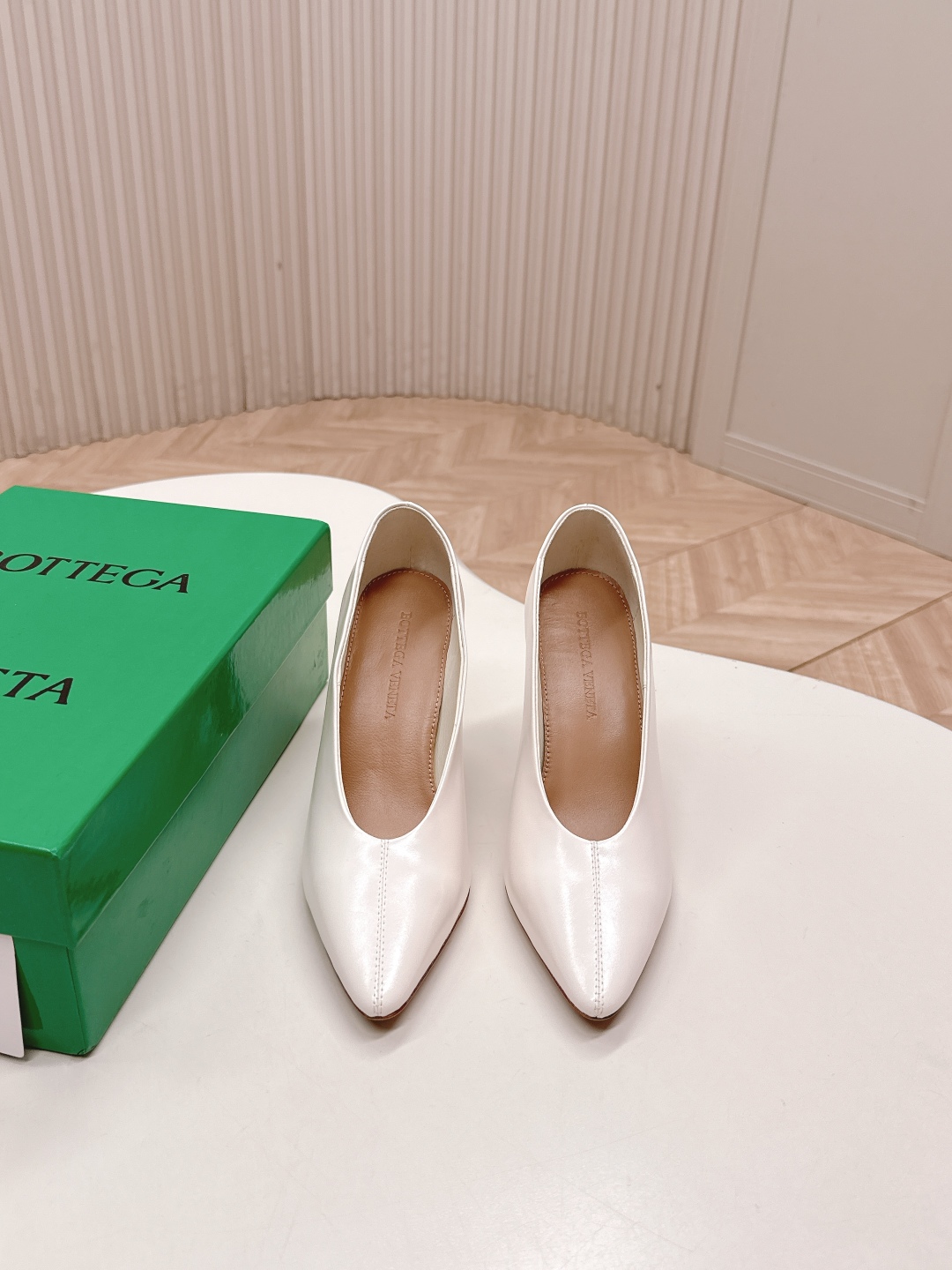 “BV2025 High Heels: Elegant Italian Leather Design for Comfortable and Confident Travel” - 图片 2
