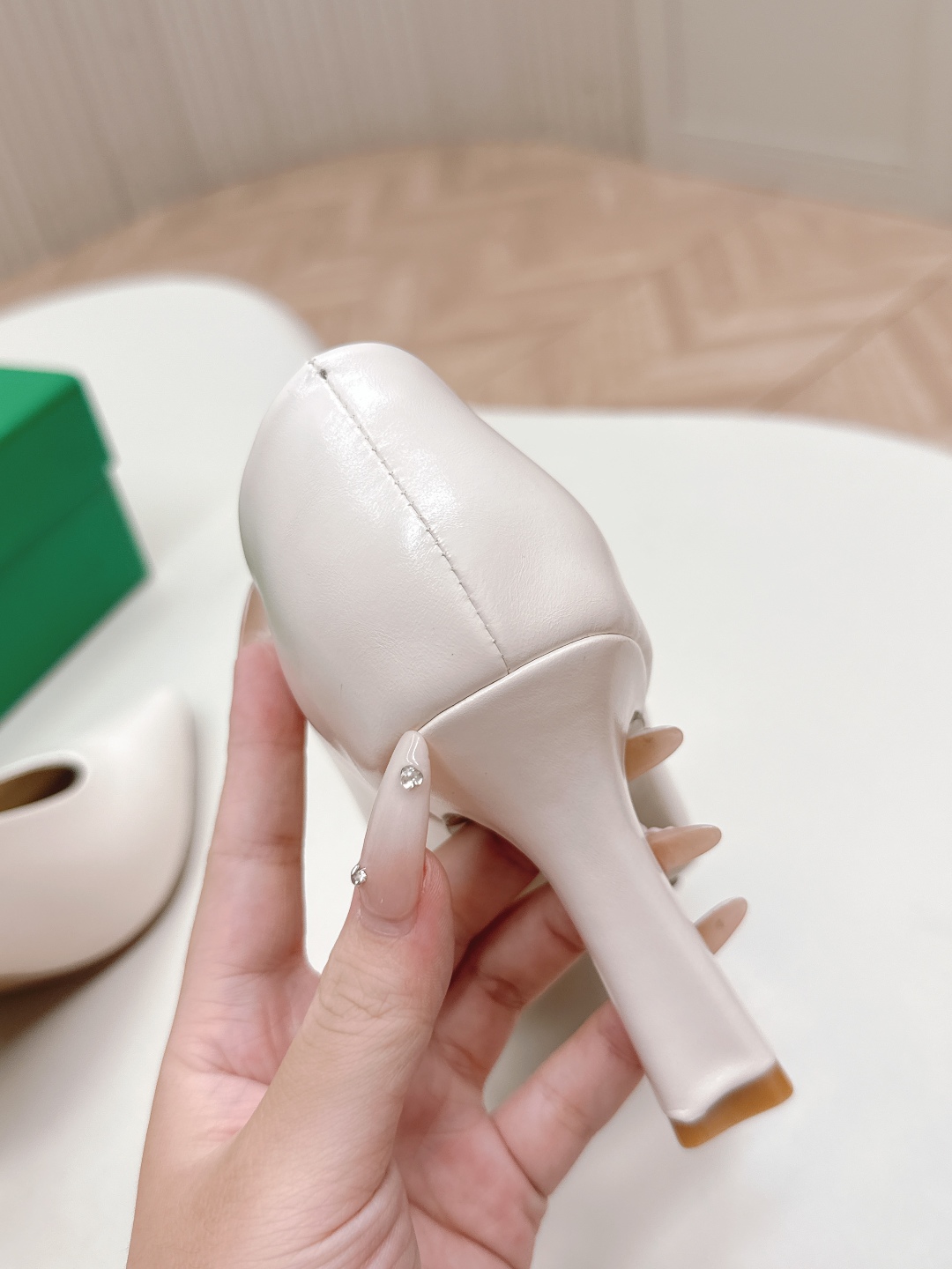 “BV2025 High Heels: Elegant Italian Leather Design for Comfortable and Confident Travel” - 图片 7