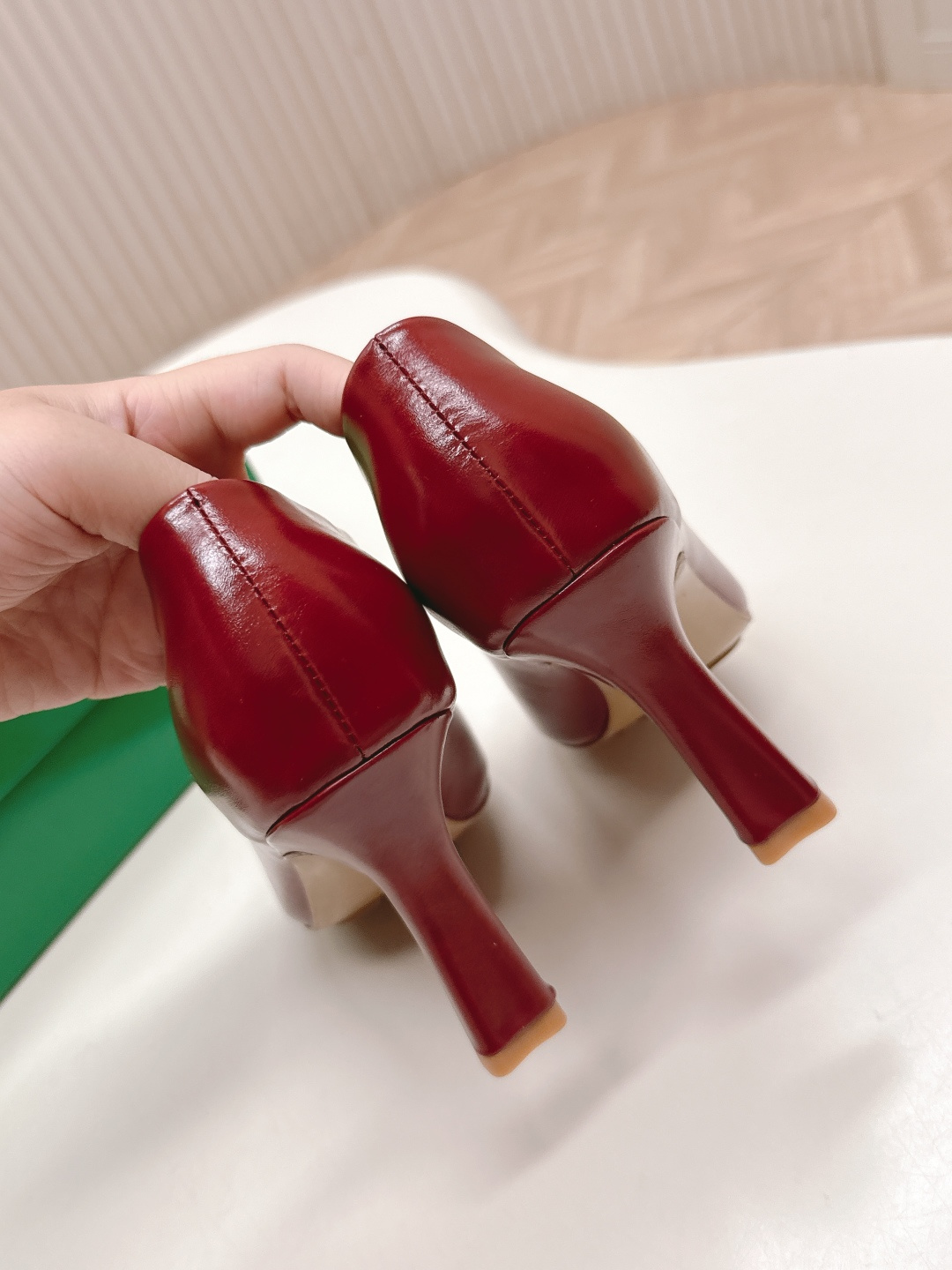 “BV2025 Series: Elegant High Heels with Italian Leather for Comfortable and Confident Travel” - 图片 9