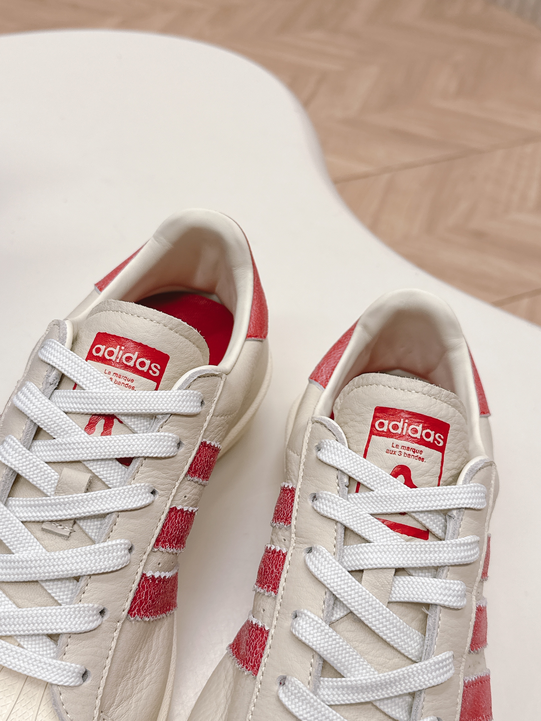 “Square Shellhead Fashion Shoes: Red and Black Leather, Rubber Sole, Sizes 35-40” - 图片 6