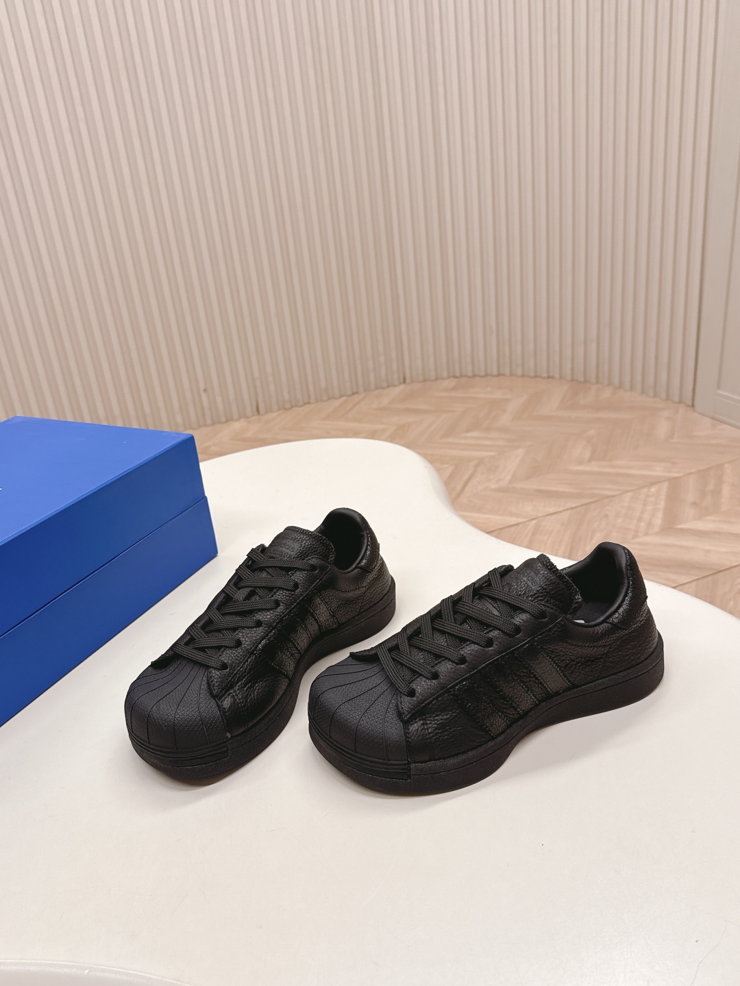 “Square Shellhead Skate Shoes Review: Fashionable Enlarged Design with Cattle Leather” - 图片 1