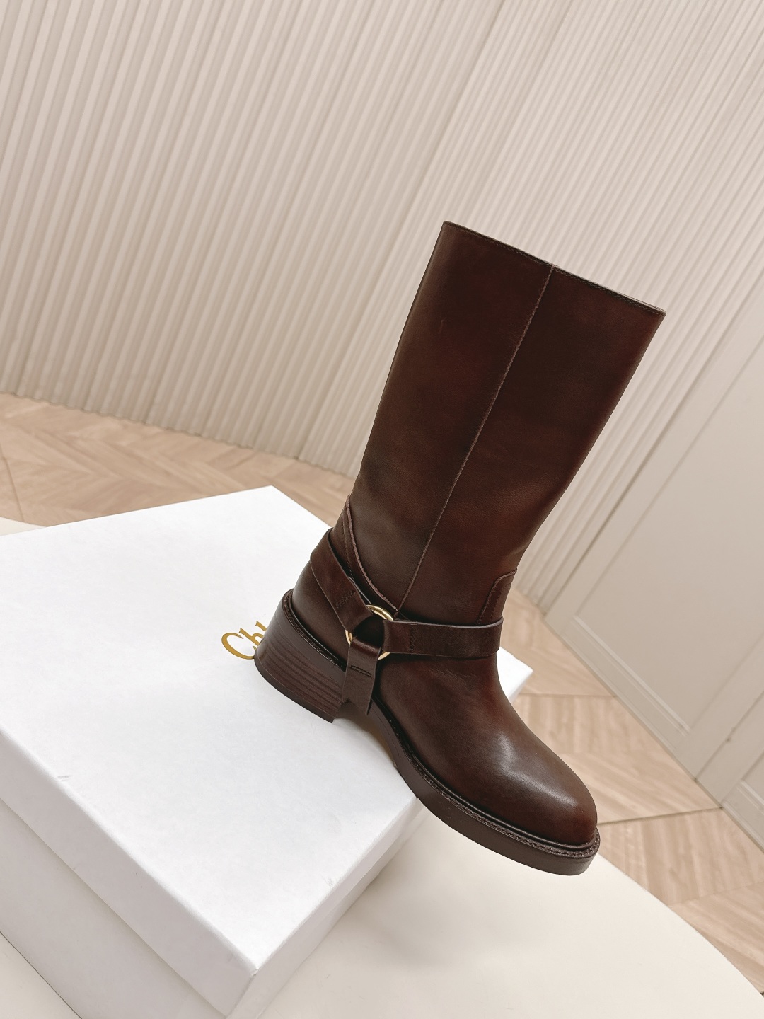 “2025 Retrofitted Engine Boots: Italian Leather, Copper Buttons, 4.5cm Heel, Sizes 35-40” - 图片 3