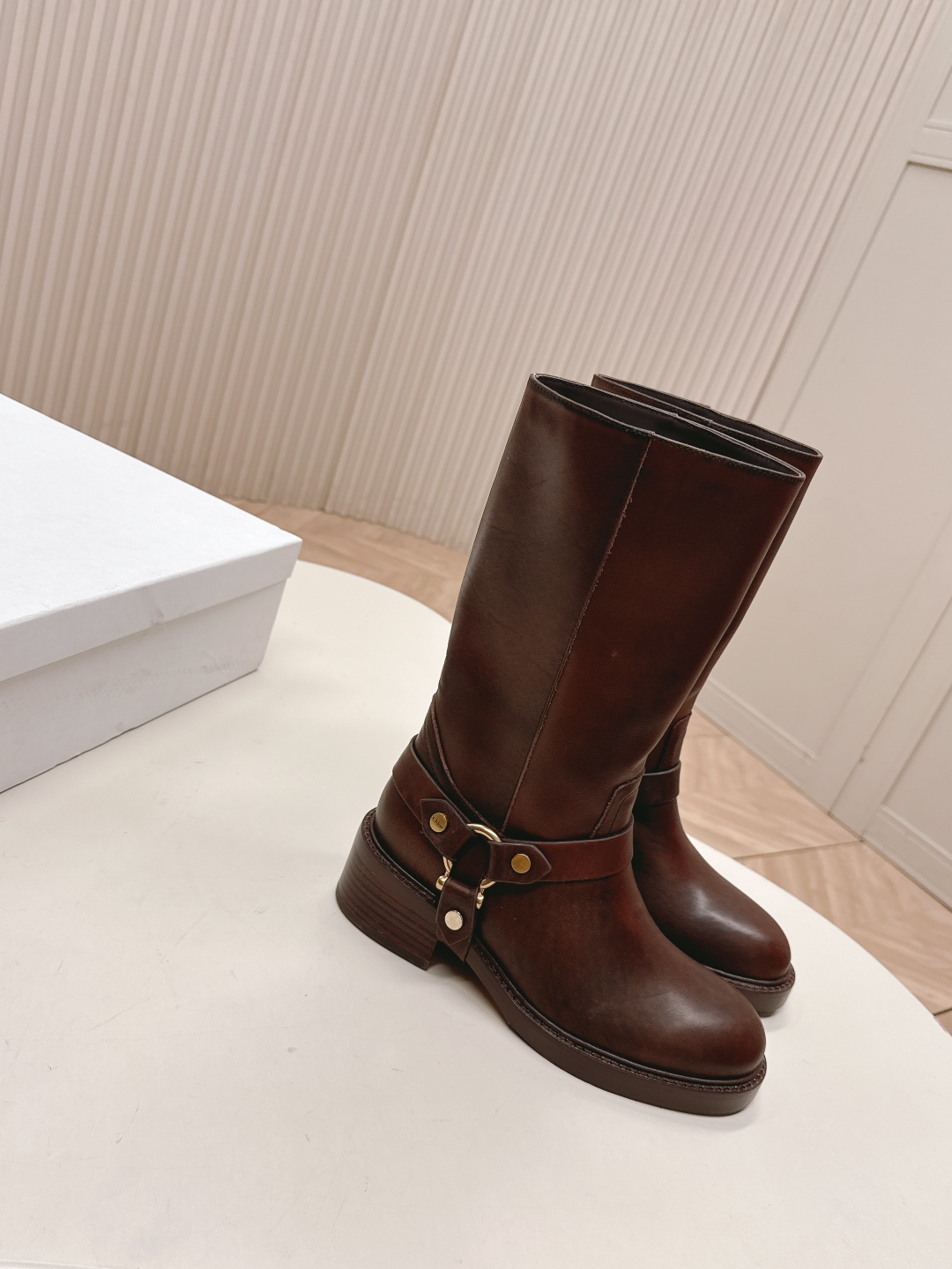 “2025 Retrofitted Engine Boots: Italian Leather, Copper Buttons, 4.5cm Heel, Sizes 35-40” - 图片 1