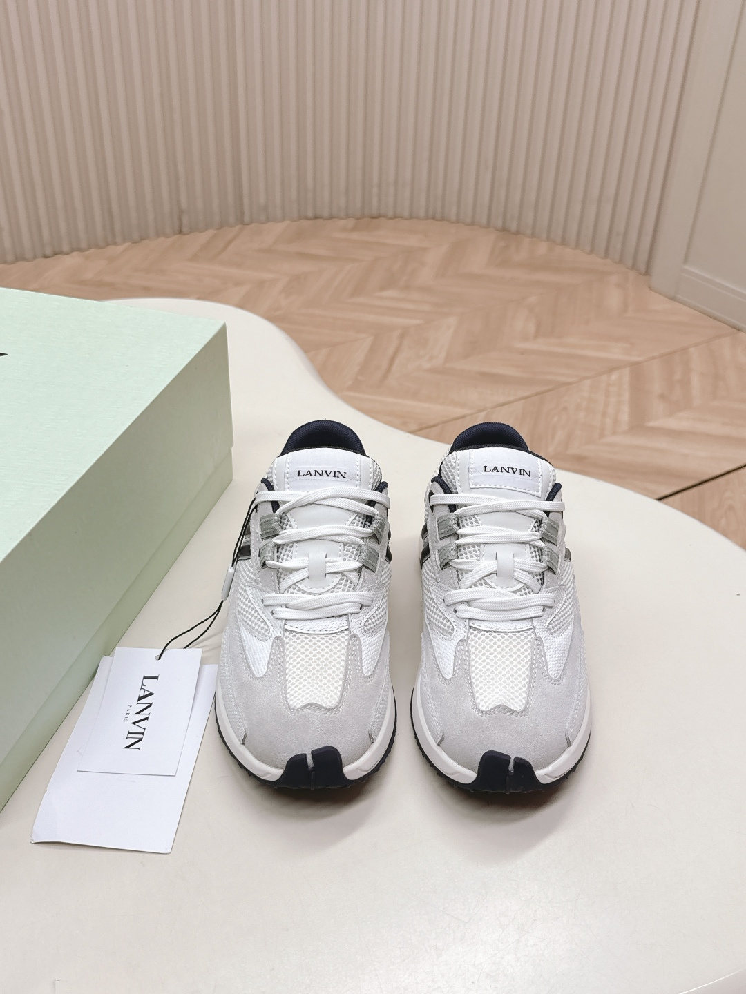 NO:627402,, top quality (aircraft box combination packaging) LANVIN｜Lanvin fashionable casual sports shoes Couple running shoes 25ss new original replica, fine workmanship, versatile and good-looking and comfortable on the feet LANVIN Lanvin casual shoes and sports shoes for all seasons, original disassembly, lasted version. No pressure in and out of the counter Fabric first layer cowhide/cow suede Inner sports shoe fabric breathable mesh material Code number 35-45  Outsole EVA foam + rubber sole combination, casual shoes/sports shoes, sneakers, cowhide19860909,顶级品质（飞机盒组合包装） LANVIN｜浪凡时尚休闲运动鞋 情侣款跑步鞋 25ss新款原版复刻,做工精细,百搭好款上脚好看舒适 LANVIN浪凡四季休闲鞋运动鞋,原版拆卸,套楦版本.进出专柜无压力 面料头层牛皮/牛反绒 内里运动鞋织物透气网料 码数35-45 大底EVA发泡+橡胶底组合,休闲鞋/运动鞋,sneakers,cowhide,Women's Shoes