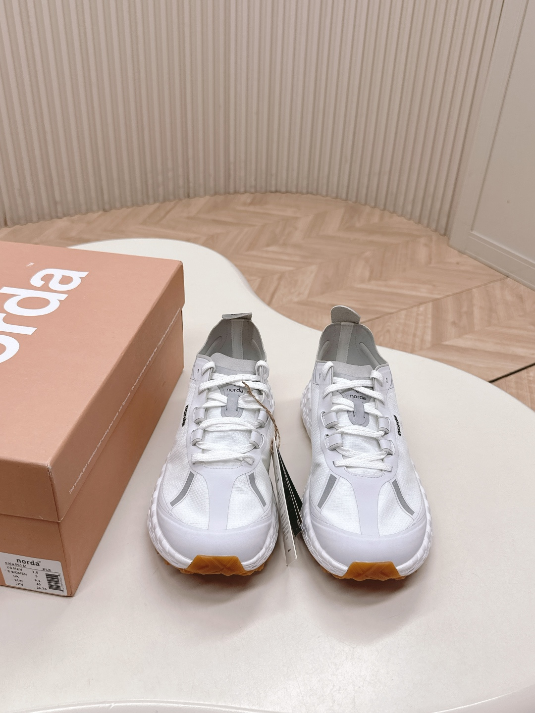 NO:483476,The Norda outdoor sneakers for couples are designed for brave men who challenge wilderness and mountains. They use cutting-edge technology and high-performance materials, and the lightweight shoe body is matched with strong grip. They are not afraid of steep rock walls, muddy trails or slippery streams. Every step is as stable as a rock. Vibram super powerful sole, bionic tooth pattern design, climbing and wading like walking on the flat ground. Dynamic cushioning midsole absorbs impact, and long-distance hiking is still comfortable and tiring. Breathable and waterproof technology GORE-TEX lining, keeps dry while raining and hot. Lightweight wear-resistant upper, tear-resistant material, facing gravel thorns, and still as durable as new. Size 36-45, casual shoes/sports shoes, sneakers19860909出 情侣款Norda 户外运动鞋,专为挑战荒野与山野的勇者设计.采用尖端科技与高性能材质,轻量化鞋身搭配强悍抓地力,无惧陡峭岩壁、泥泞小径或湿滑溪流,每一步都稳如磐石.  Vibram 超强大底 仿生齿纹设计,攀岩涉水如履平地.  动态缓震中底 吸收冲击力,长距离徒步依旧舒适不累脚. 透气防水科技 GORE-TEX 内衬,暴雨闷热皆保持干爽.  轻量耐磨鞋面 抗撕裂材质,直面碎石荆棘,依旧耐久如新.  码数36-45,休闲鞋/运动鞋,sneakers,Women's Shoes