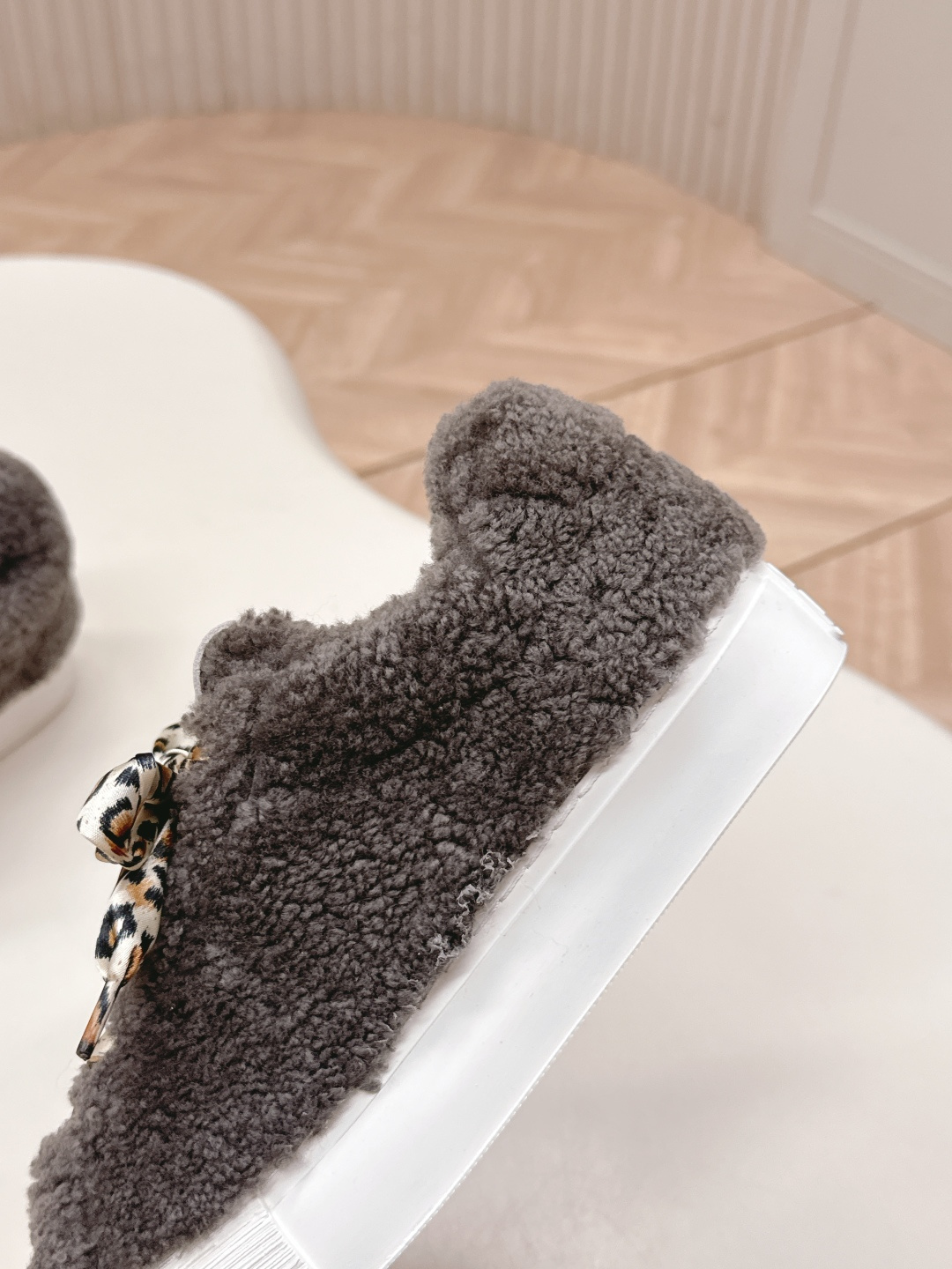 Miu Miu 25ss 秋冬新款走秀羊毛德训鞋 休闲运动鞋毛毛鞋 毛绒绒的太可爱了 丑萌丑萌的 休闲鞋