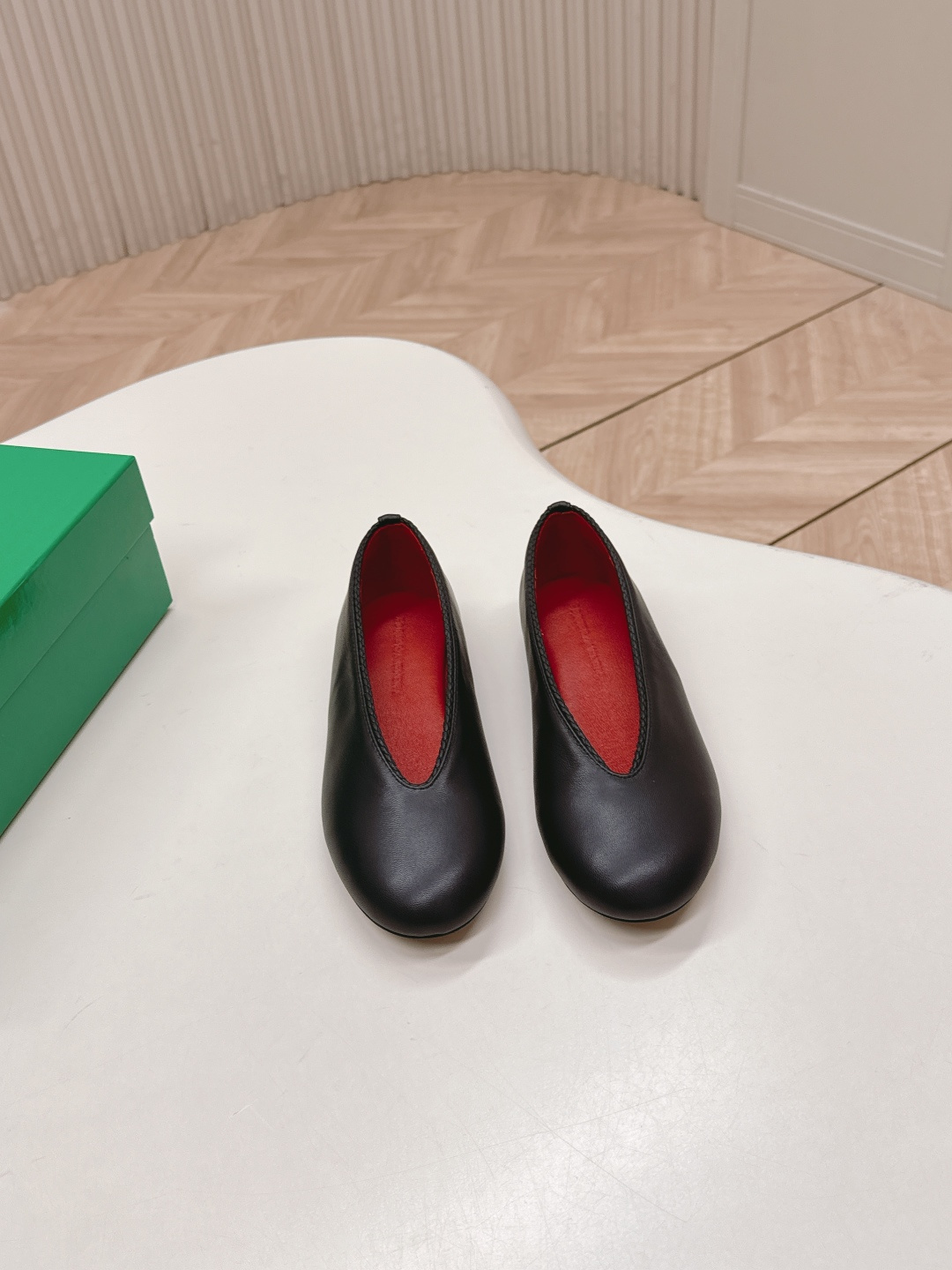 NO:496778,BV Rosa Ballerina Comfortable Soft Single Shoes Boat Shoes Flat Solemn Design Soft Comfort Built-in Foot Pad Soft Sheepskin Craft High-end Foot Pad Sheepskin Inner Comfortable High-end Outsole Choose Italian Leather Outsole & Injection Molding Process 35-40, 41.42 Order, Single Shoes, bottega Veneta, sheepskin, Leather Soles19860909出 BV Rosa Ballerina 舒适 柔软 单鞋船鞋 平底设计 柔软舒适 内置垫脚  软羊皮工艺 高档舒适  垫脚羊皮内里舒适高端 大底选用意大利真皮大底&注塑工艺 35-40,41.42订,单鞋,bottega veneta,sheepskin,Leather soles,Women's Shoes