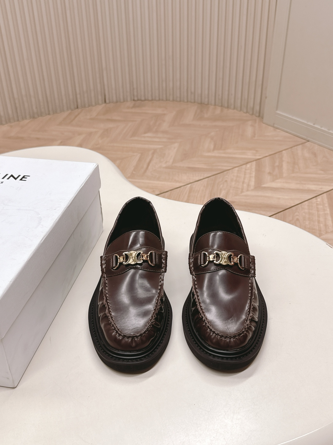 NO:626665,Out of high version Celine Classic Series Arc de Triomphe Loafers Small Leather Shoes Versatile Series Ins Grass Planting Artifact Super Good Quality Inspection, Perfect Lens and Very Comfortable, College Style Easy to Handle Material Cowhide, Original Rubber Thick Sole Size 35-40, Loafers, Celine, Loafers, Cowhide19860909出 高版本 塞琳 CELINE 经典系列 凯旋门乐福鞋 小皮鞋 百搭系列 ins种草神器 质检超好 、镜头感满分而且非常舒适,学院风轻松拿捏 材料牛皮,原版橡胶厚底 35-40码,乐福鞋,celine,loafers,cowhide,Women's Shoes