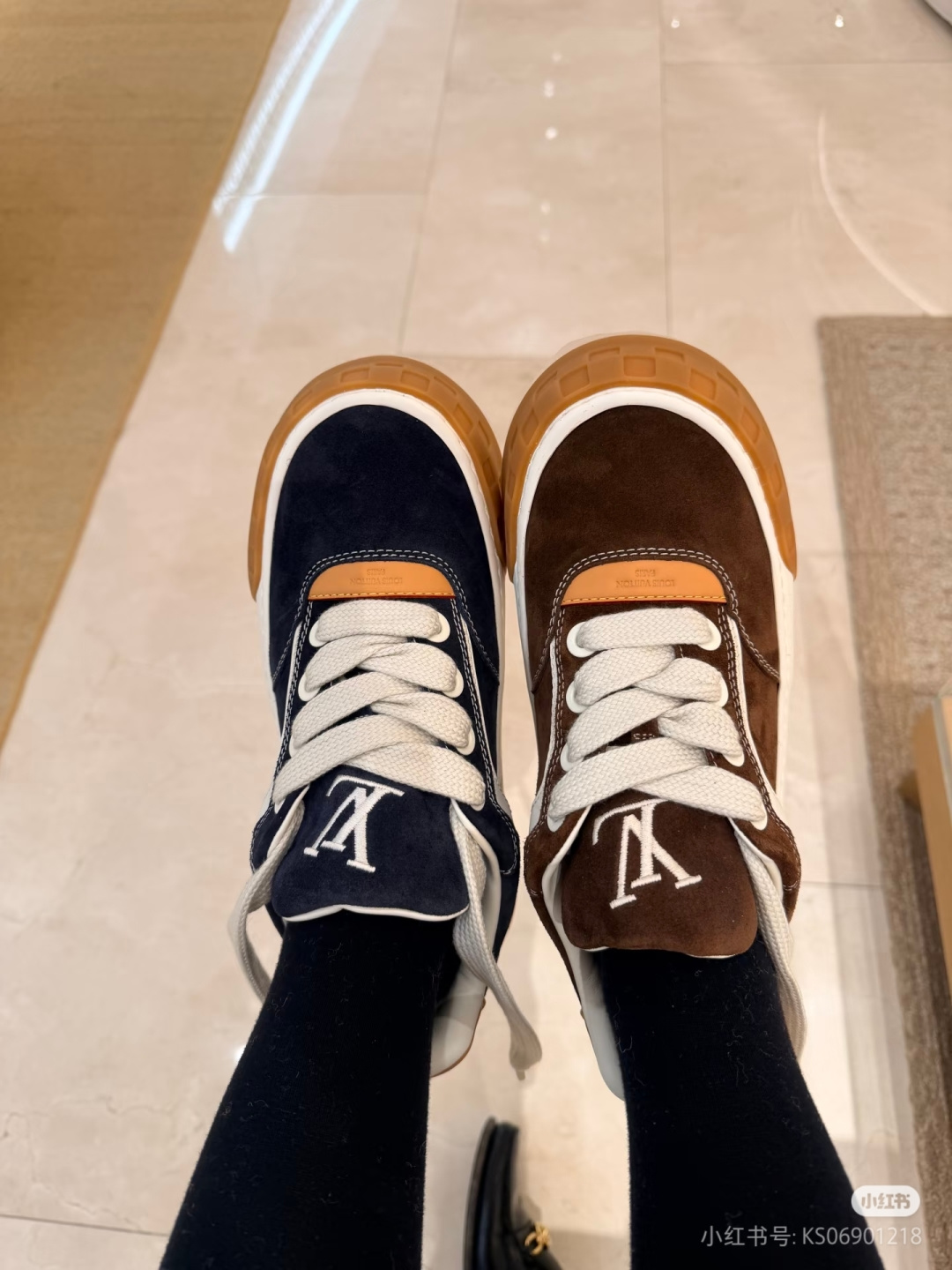 NO:707172,Lv's latest couple series, casual shoes/sports shoes, louis vuitton, sneakers19860909Lv最新款的 情侣款 系列,休闲鞋/运动鞋,louis vuitton,sneakers,Women's Shoes