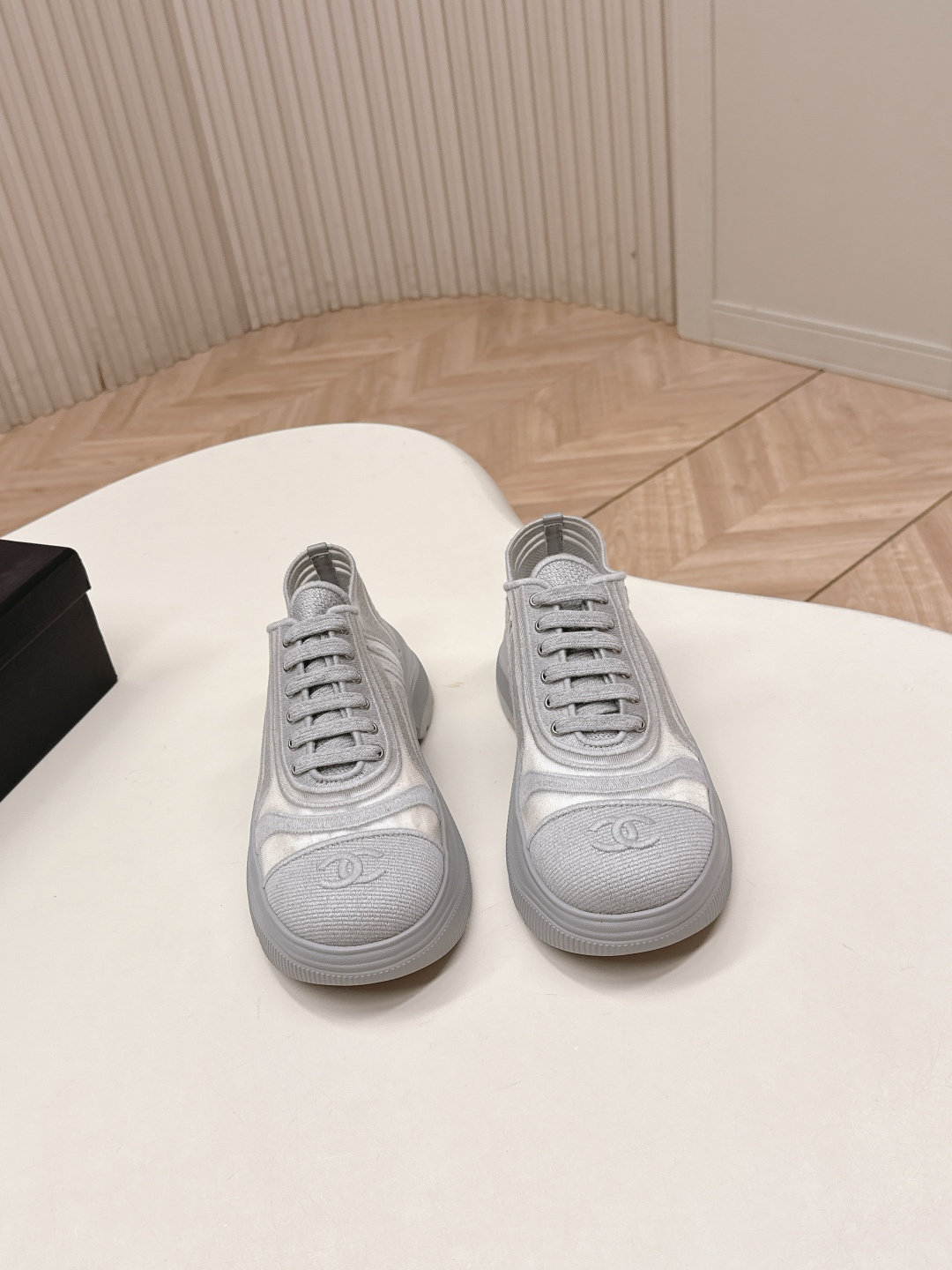 NO:707590,CHANEL/Chanel sports and casual shoes 2026Ss new small fragrant round toe thick-soled sports shoes fashionable height-increasing shoes casual shoes women's author Chanel Chanel new flash diamond casual sports shoes this classic design the style of the upper with multiple crafts and electric embroidery the outsole is fashionable and sporty extraordinary and incorporates a variety of color matching elements diversified mix and match very good-looking fabrics imported special mesh/drilled surface original sheepskin lining sole original molded sole size  35-40 (40/41 customized, non-returnable), casual shoes/sports shoes, chanel, chanel, sneakers, sheepskin19860909CHANEL/香奈儿运动休闲鞋 2026Ss新款小香风圆头厚底运动鞋时尚增高鞋休闲鞋 的女人作者Chanel香奈儿 新款 闪钻休闲款运动鞋 这款经典设计 鞋面多种工艺电绣的风格 大底却时尚运动不平凡的拥入了多种配色元素多元化混搭非常好看 面料进口特殊网面/钻面 内里原版羊皮 鞋底原版开模鞋底 码数 35-40(40/41定做不退换）,休闲鞋/运动鞋,chanel,chanel,sneakers,sheepskin,Women's Shoes