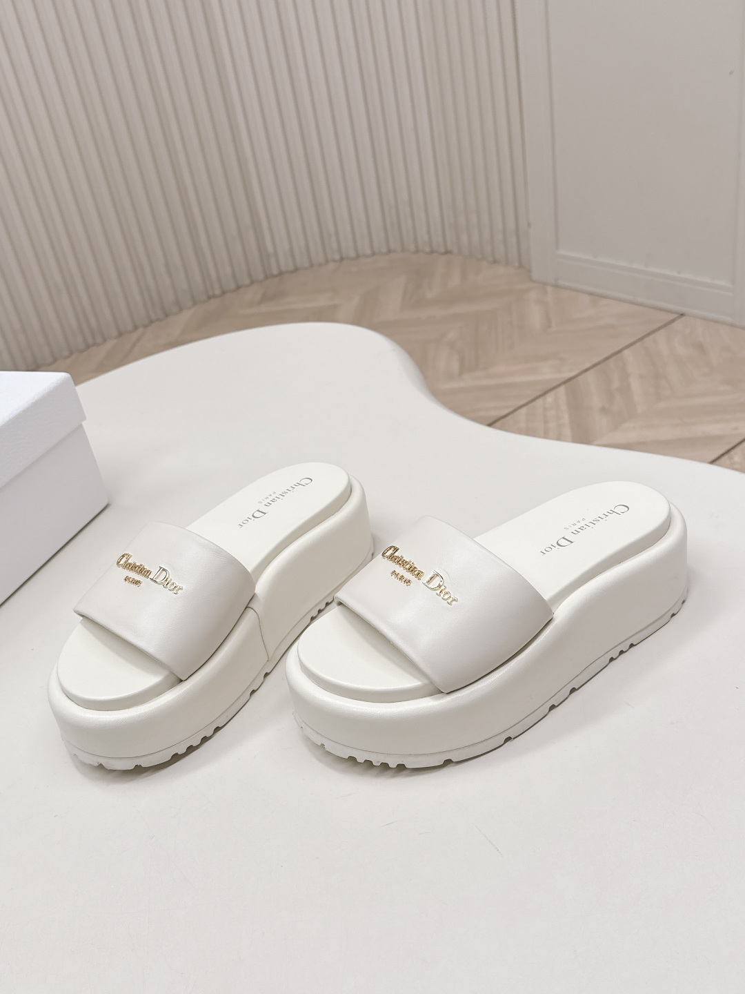 Dior 𝐃𝐢𝐎𝐑 #迪奥2026早春新款一眼就想要的一字带拖鞋凉鞋简单大方‘低调奢华
