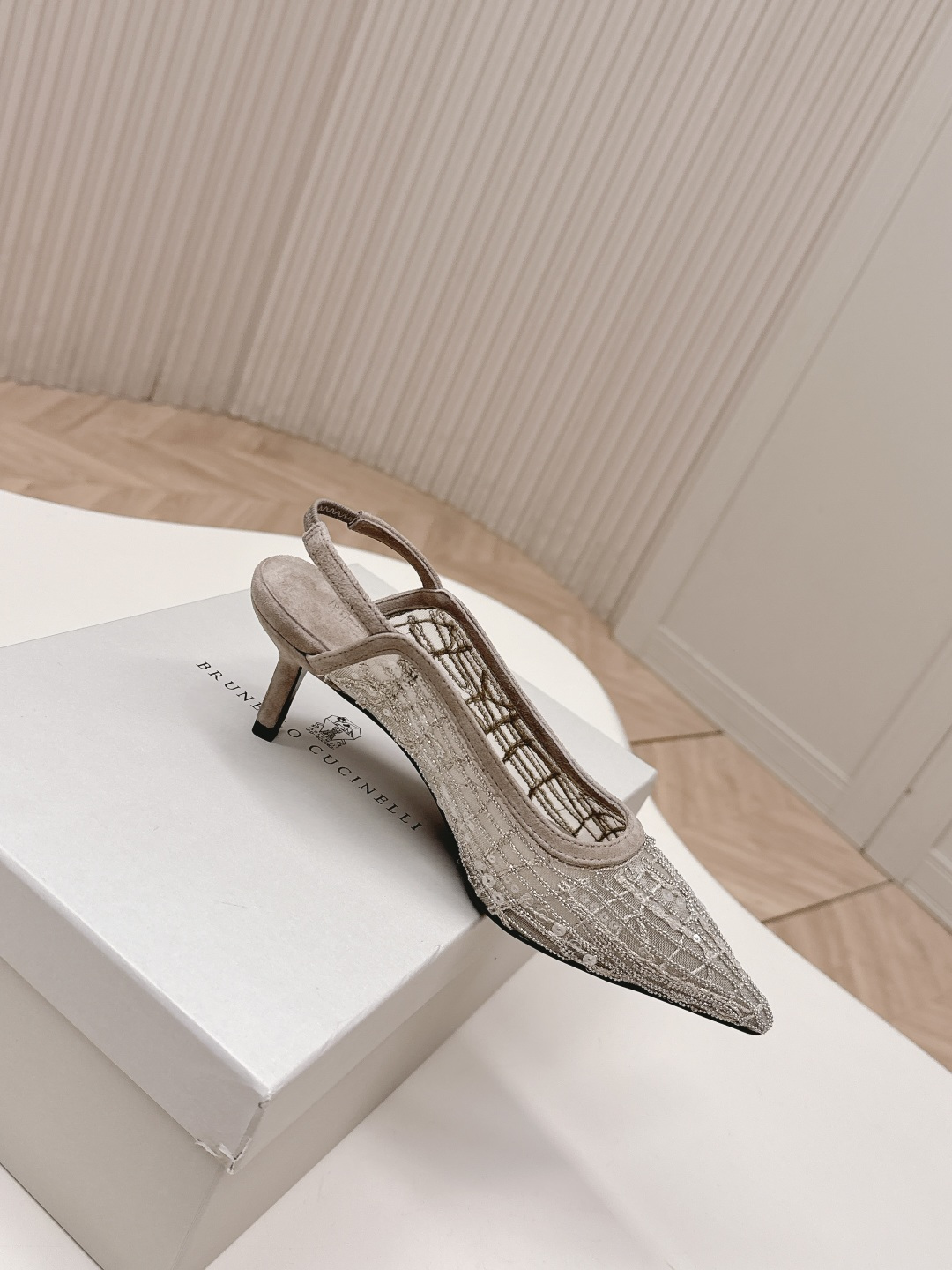 Brunello Cucinelli Brunello Cucinelli 26ss新品手工缝珠刺绣网纱拖鞋