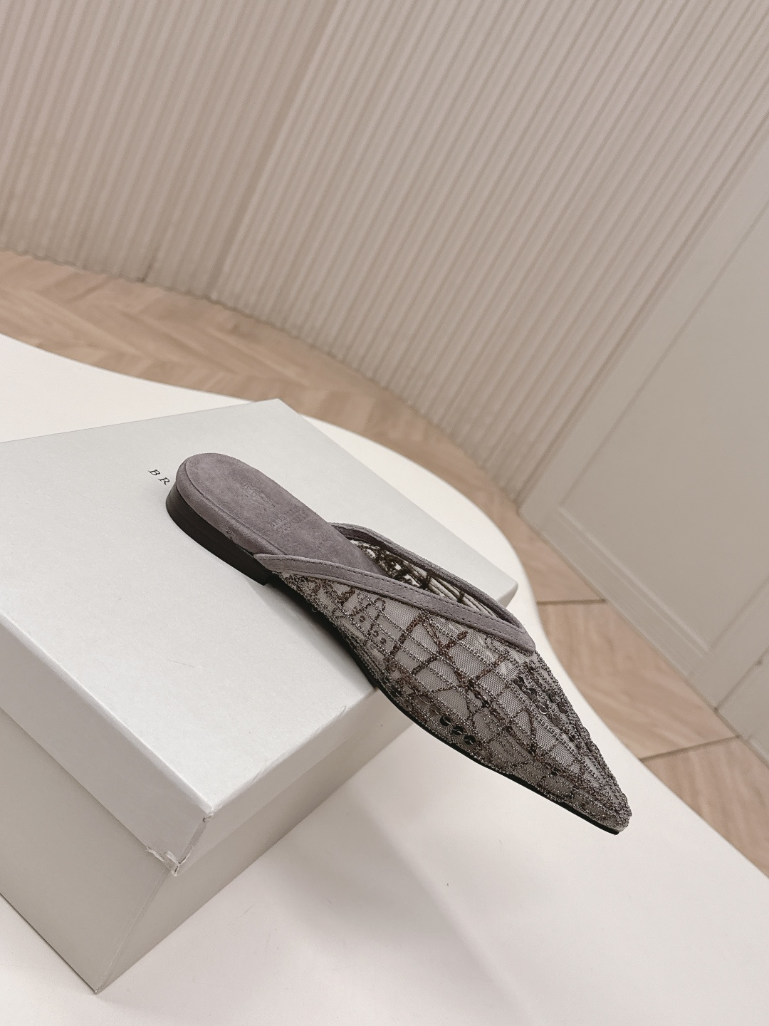 Brunello Cucinelli Brunello Cucinelli 26ss新品手工缝珠刺绣网纱拖鞋