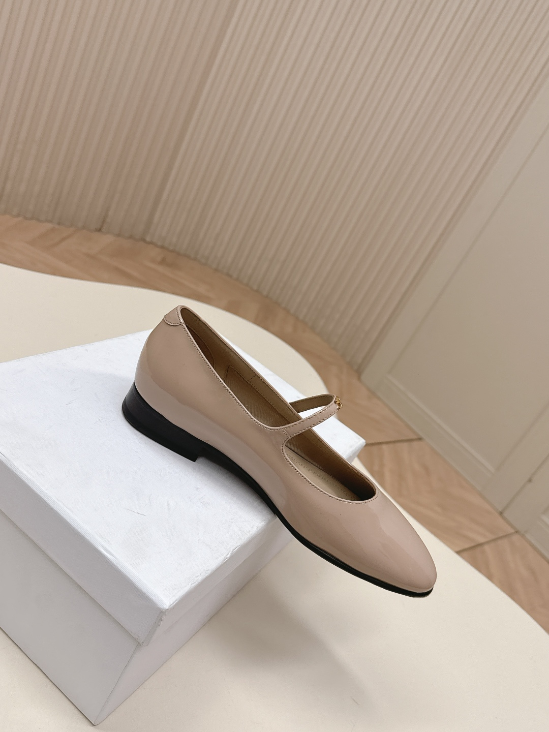 Celine 高版本 塞琳 CELINE 2026新春款 凯旋门乐福鞋 小皮鞋 百搭系列 ins种草神器 质检超好 、镜头感满分而且非常舒适