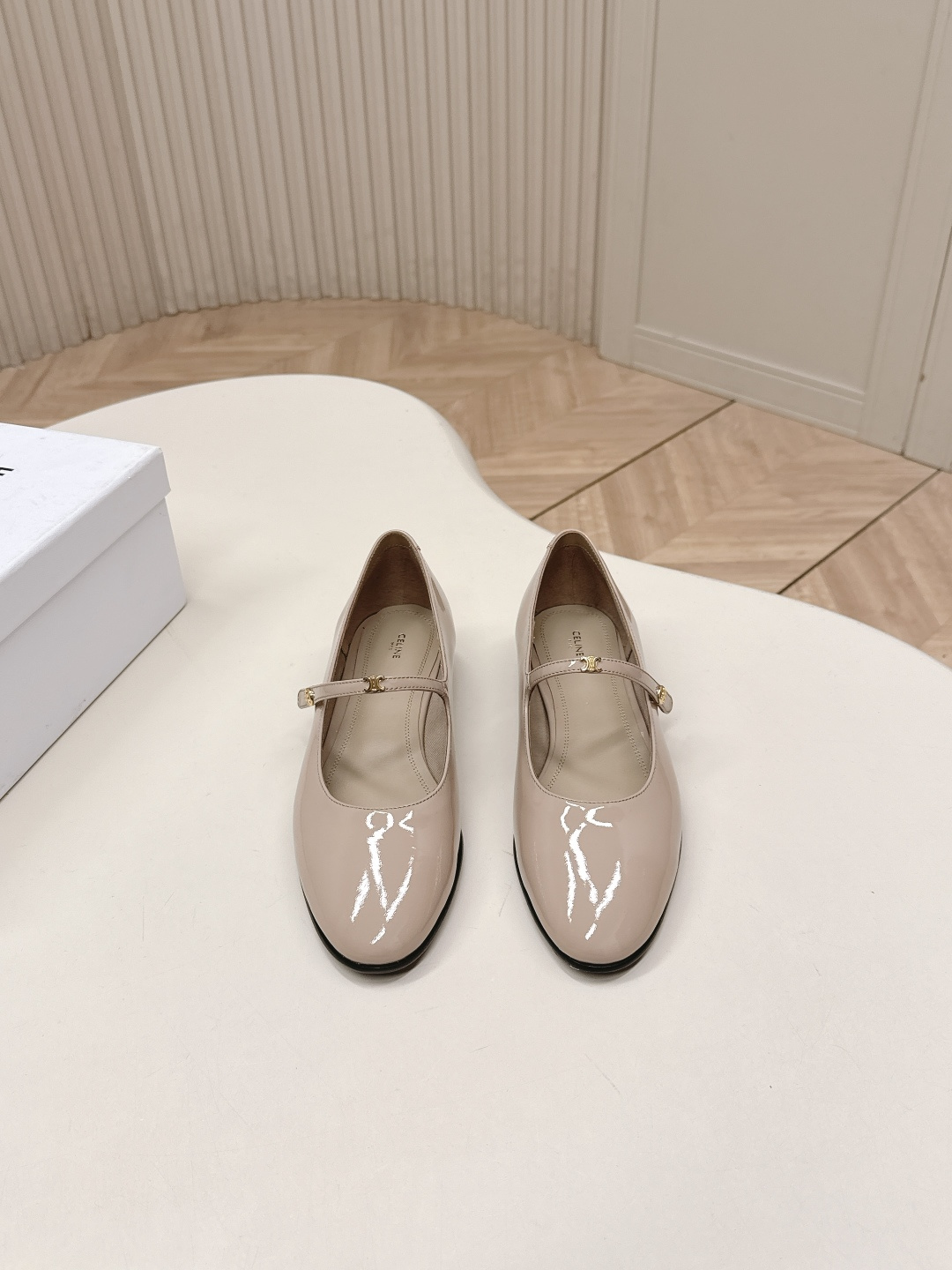 Celine 高版本 塞琳 CELINE 2026新春款 凯旋门乐福鞋 小皮鞋 百搭系列 ins种草神器 质检超好 、镜头感满分而且非常舒适