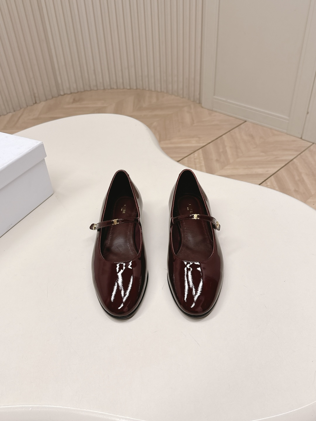 Celine 高版本 塞琳 CELINE 2026新春款 凯旋门乐福鞋 小皮鞋 百搭系列 ins种草神器 质检超好 、镜头感满分而且非常舒适