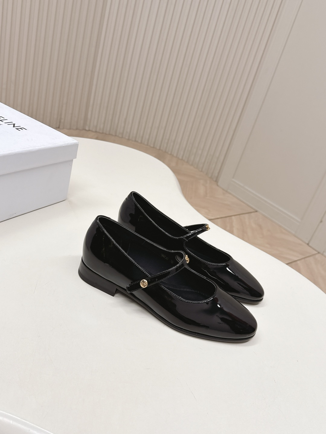 Celine 高版本 塞琳 CELINE 2026新春款 凯旋门乐福鞋 小皮鞋 百搭系列 ins种草神器 质检超好 、镜头感满分而且非常舒适