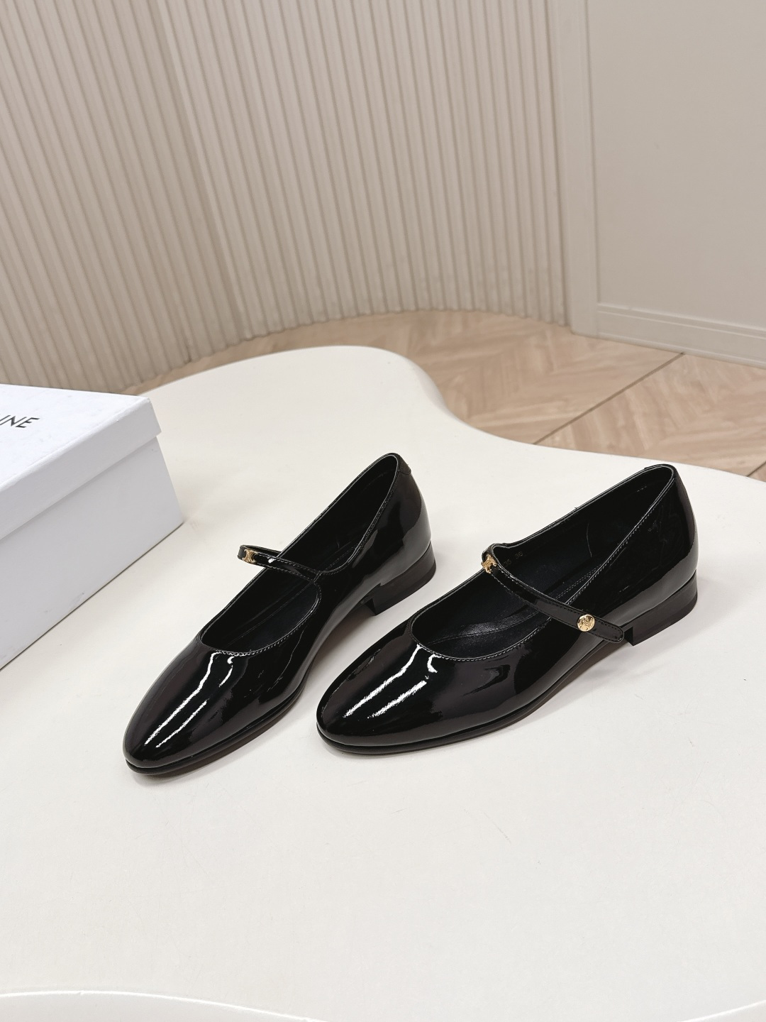 Celine 高版本 塞琳 CELINE 2026新春款 凯旋门乐福鞋 小皮鞋 百搭系列 ins种草神器 质检超好 、镜头感满分而且非常舒适
