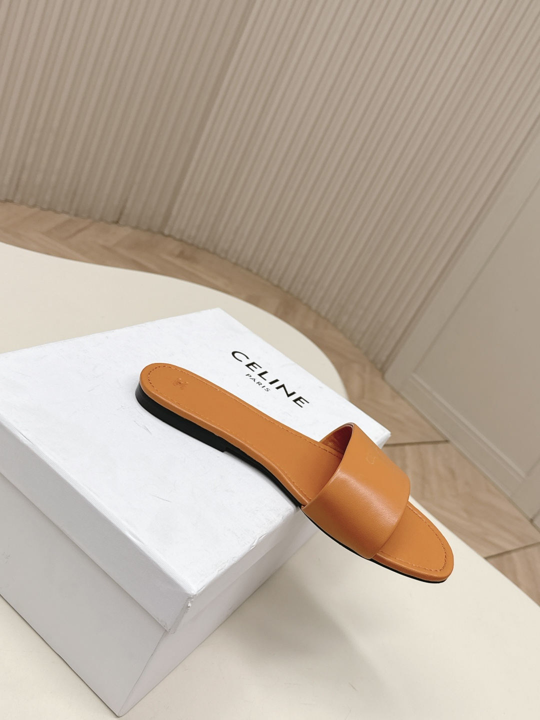 Celine CELINE思琳代级别 春夏新品凯旋门 罗马拖鞋 进出 无压力