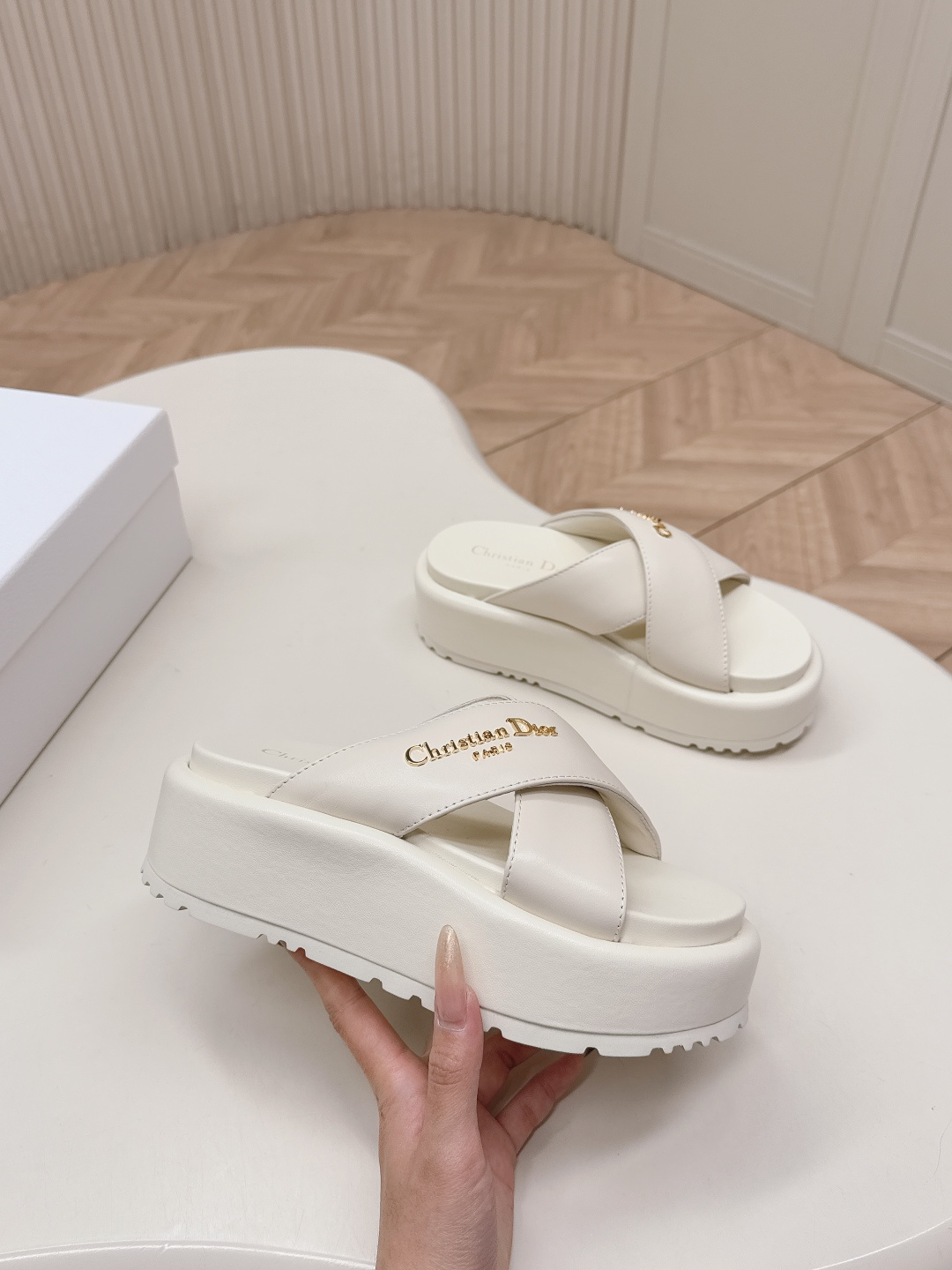 Dior Dior 迪奥2026春夏新款 一字带拖鞋凉鞋 简单大方‘低调奢华