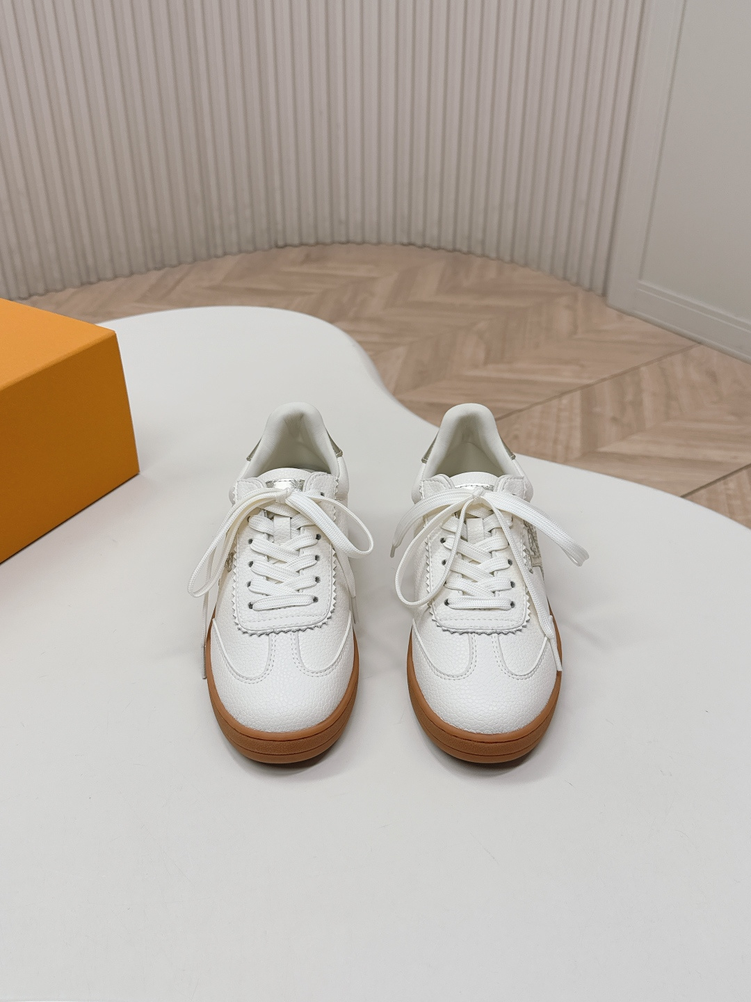 Louis Vuitton LV 驴牌26新款德训鞋板鞋运动鞋