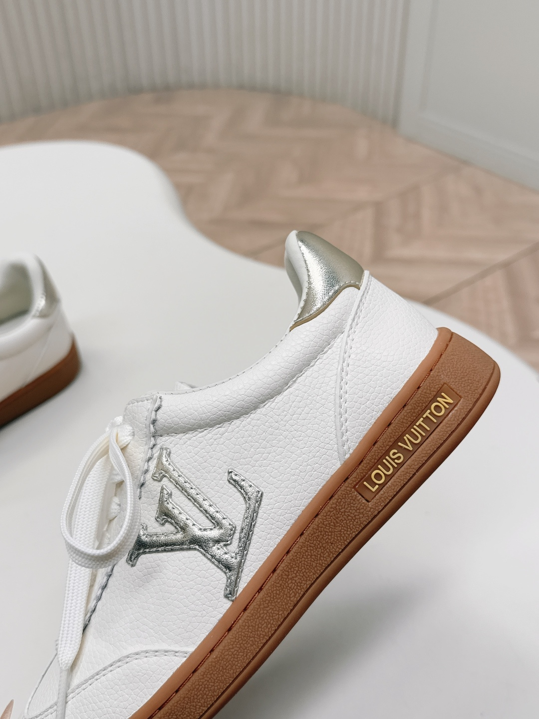 Louis Vuitton LV 驴牌26新款德训鞋板鞋运动鞋