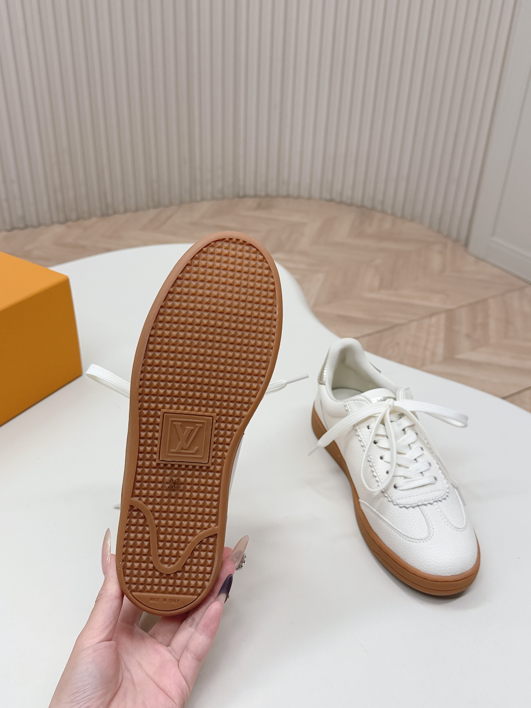 Louis Vuitton LV 驴牌26新款德训鞋板鞋运动鞋