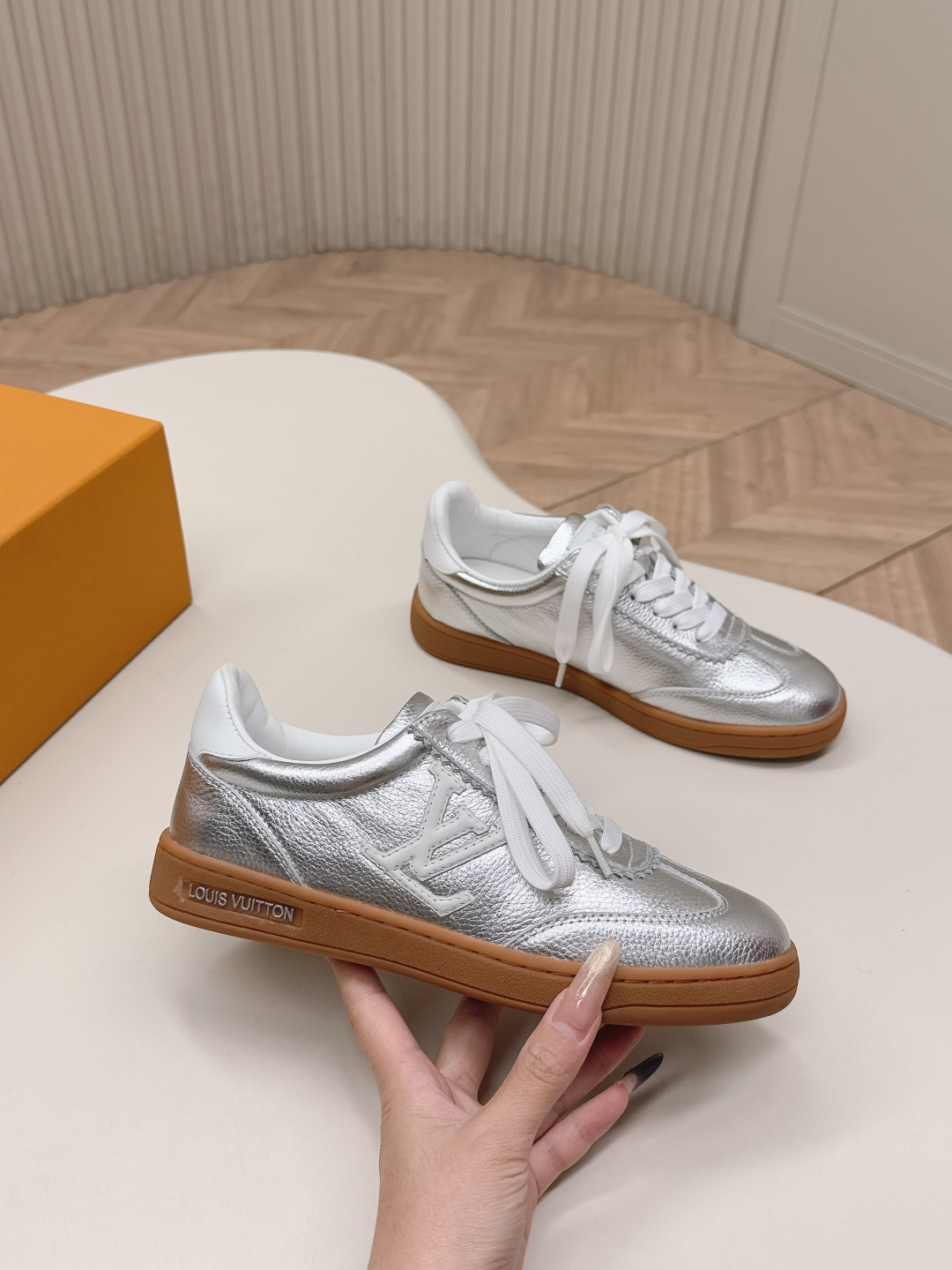 Louis Vuitton LV 驴牌26新款德训鞋板鞋运动鞋
