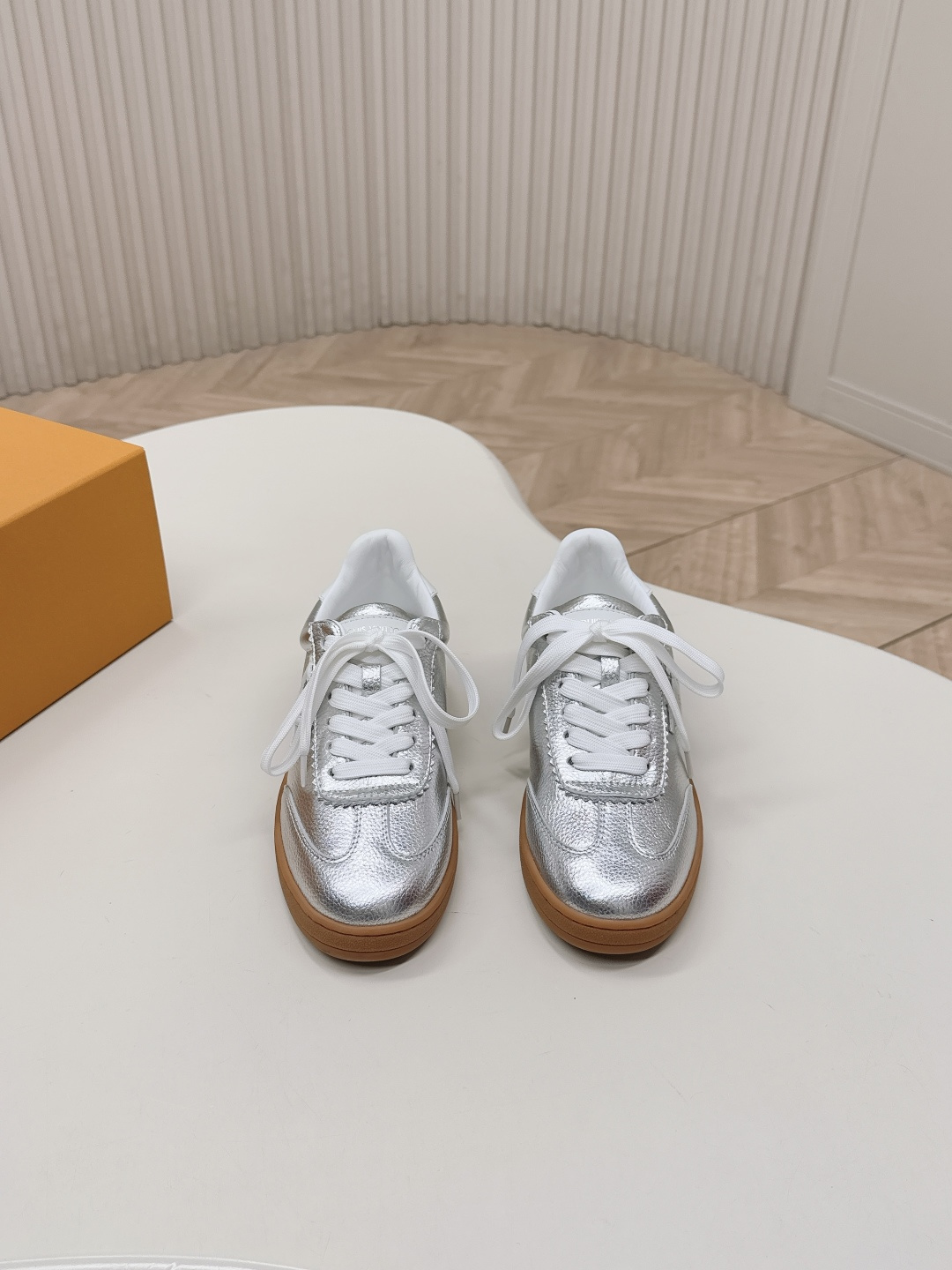 Louis Vuitton LV 驴牌26新款德训鞋板鞋运动鞋