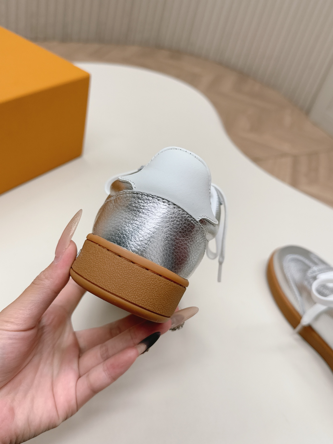 Louis Vuitton LV 驴牌26新款德训鞋板鞋运动鞋
