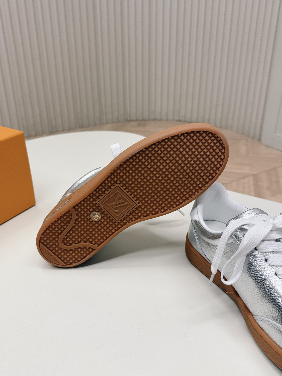 Louis Vuitton LV 驴牌26新款德训鞋板鞋运动鞋