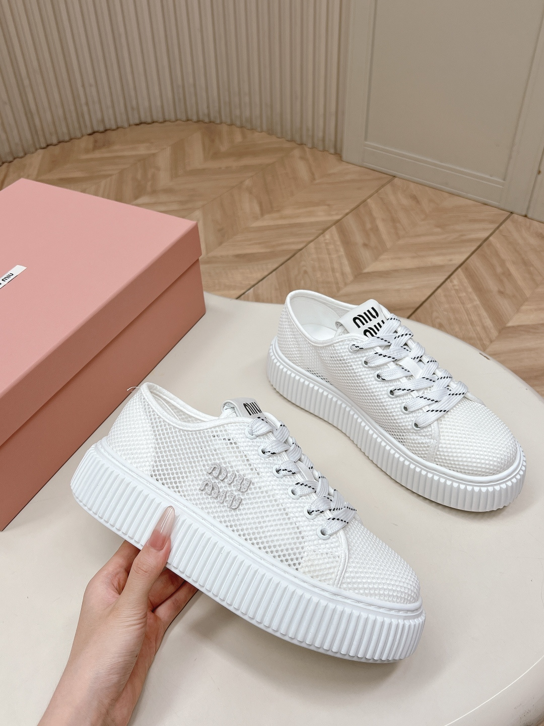 Miu Miu Miu Miu26ss 春夏新款网面饼干厚底鞋 自带清甜少女感的Miu Miu网面饼干厚底鞋