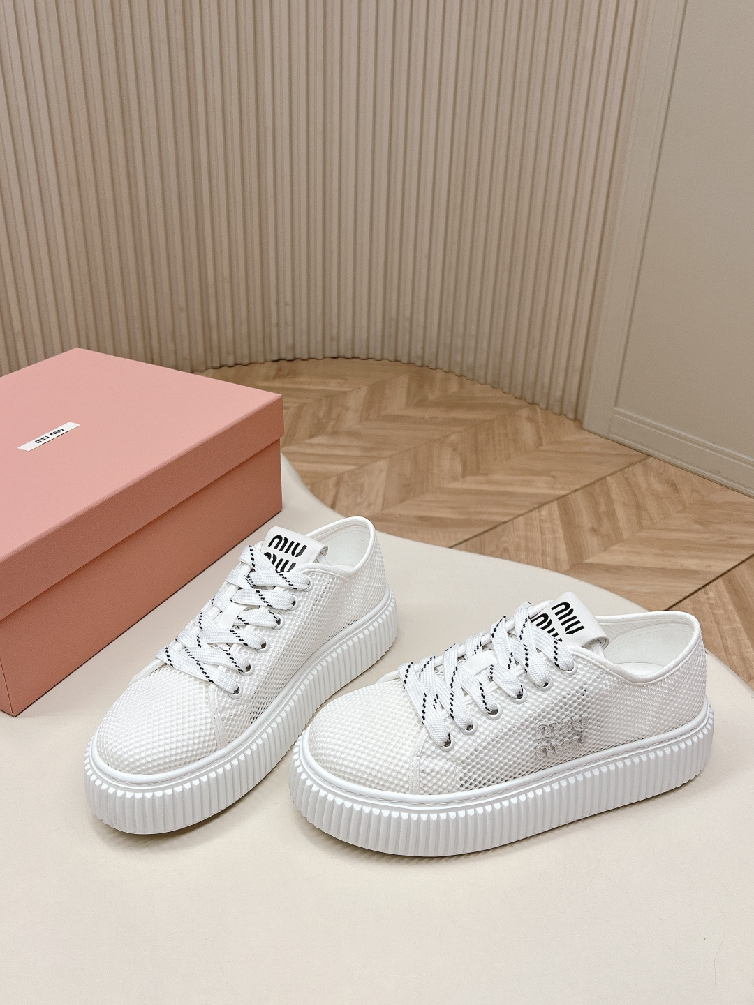 Miu Miu Miu Miu26ss 春夏新款网面饼干厚底鞋 自带清甜少女感的Miu Miu网面饼干厚底鞋