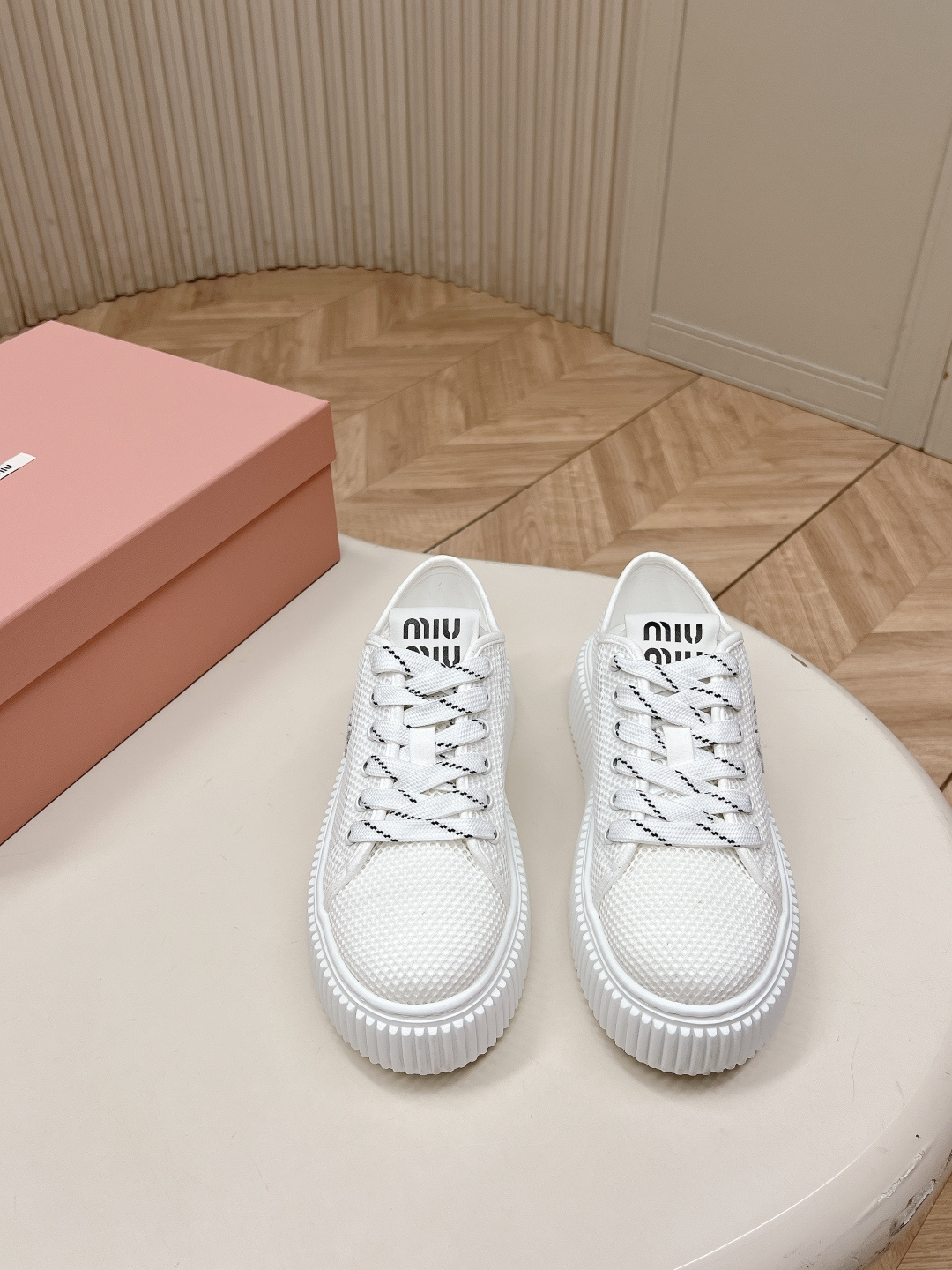 Miu Miu Miu Miu26ss 春夏新款网面饼干厚底鞋 自带清甜少女感的Miu Miu网面饼干厚底鞋