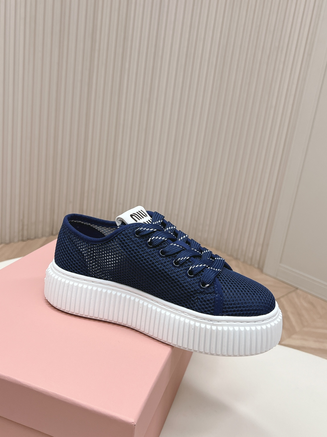Miu Miu Miu Miu26ss 春夏新款网面饼干厚底鞋 自带清甜少女感的Miu Miu网面饼干厚底鞋