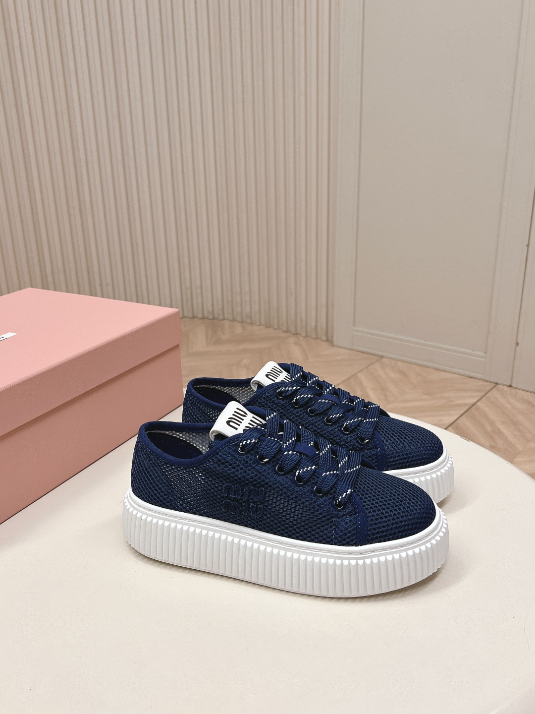 Miu Miu Miu Miu26ss 春夏新款网面饼干厚底鞋 自带清甜少女感的Miu Miu网面饼干厚底鞋