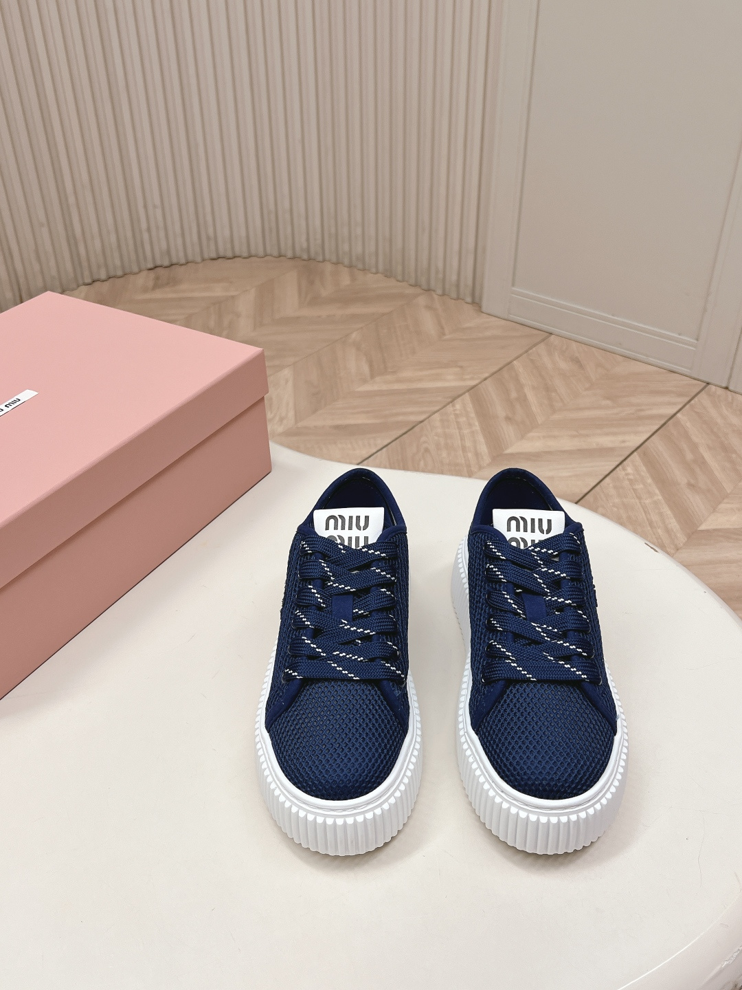 Miu Miu Miu Miu26ss 春夏新款网面饼干厚底鞋 自带清甜少女感的Miu Miu网面饼干厚底鞋